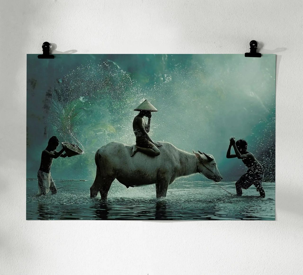 Water Buffalo - Vichaya Poster mit Kunststoffrahmen von Pictufy