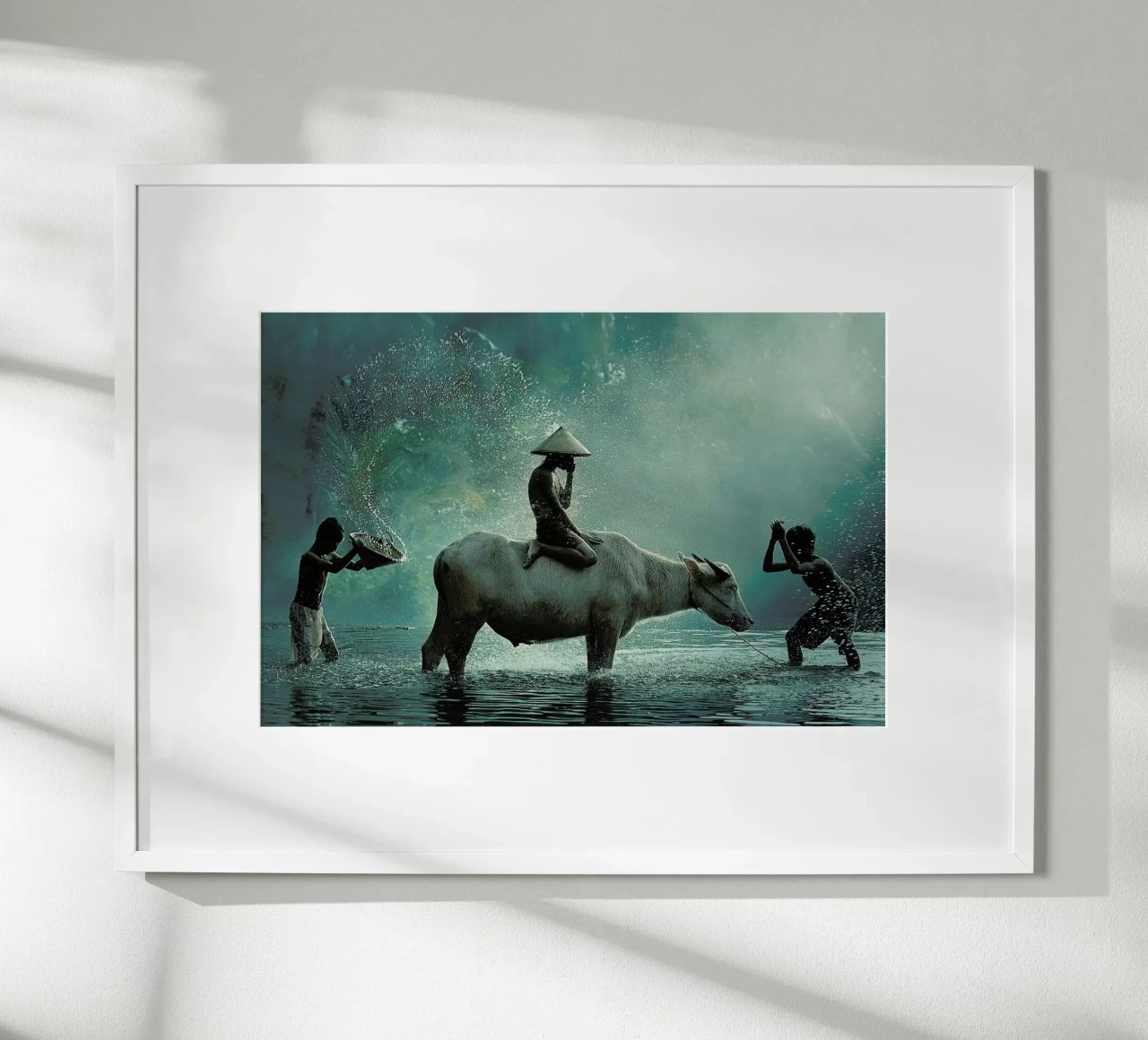 Water Buffalo - Vichaya Poster mit Kunststoffrahmen von Pictufy