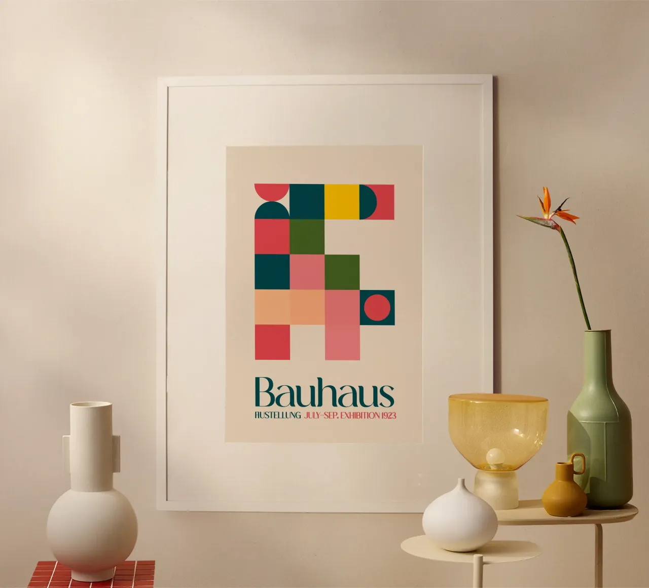 Emel Tunaboylu - Mostra Bauhaus 1923 Geometrico poster con telaio in plastica da The Artcircle