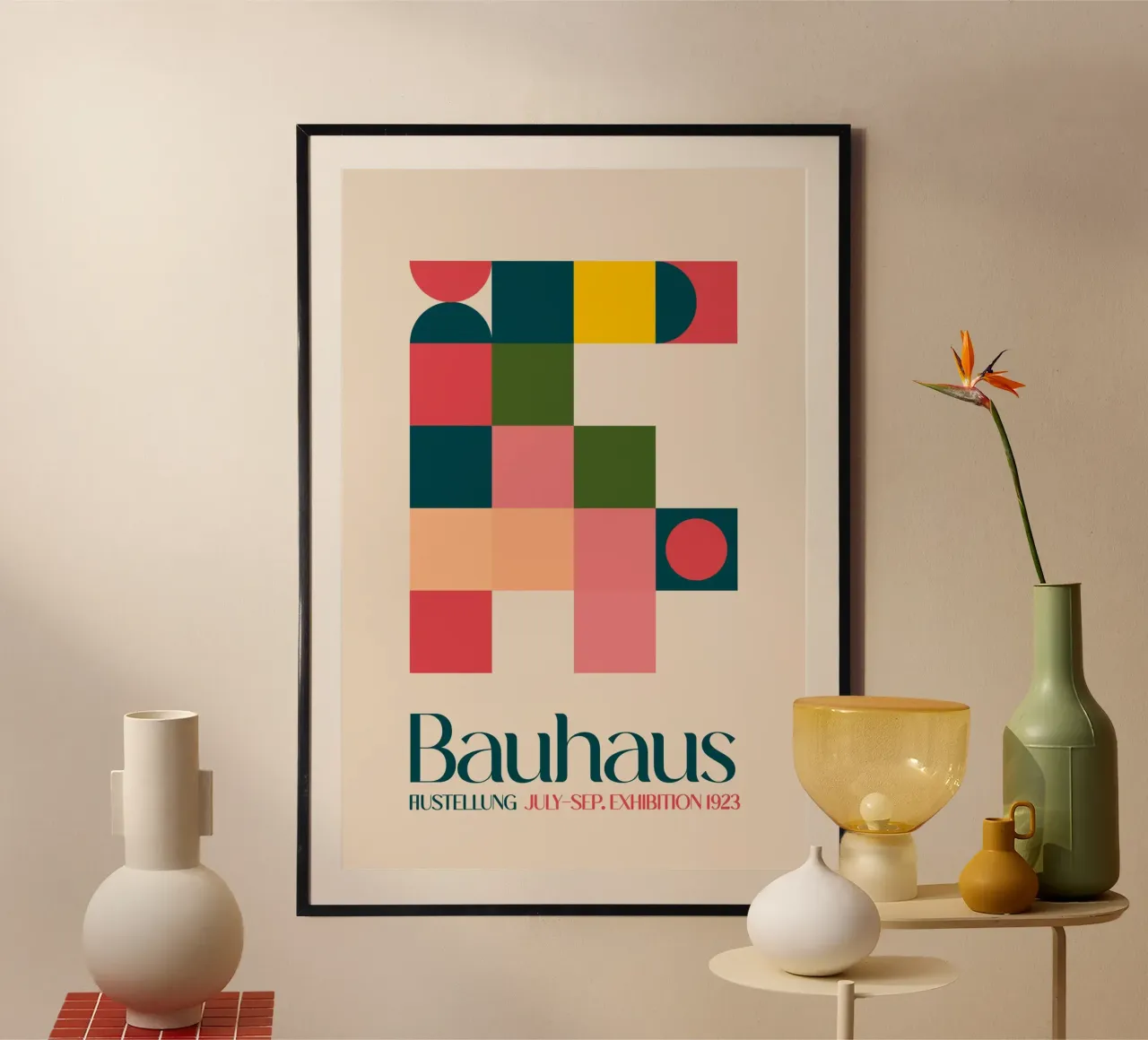 Emel Tunaboylu - Mostra Bauhaus 1923 Geometrico poster con telaio in plastica da The Artcircle