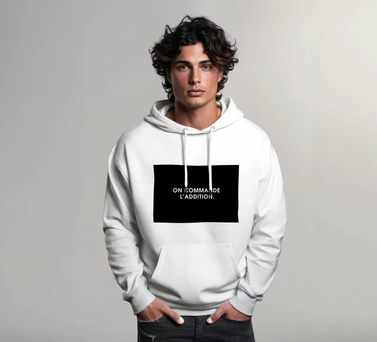 On commande l'addition - Black sweat à capuche de Intertitres