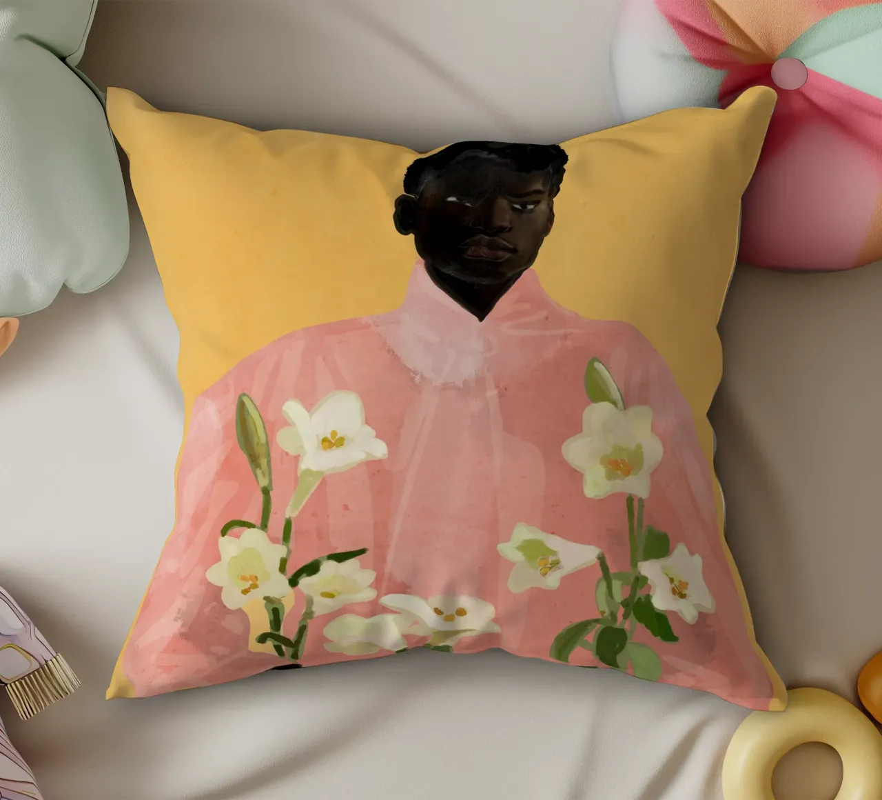 Ragazza con fiori in mano 2 cuscino da ThingDesign