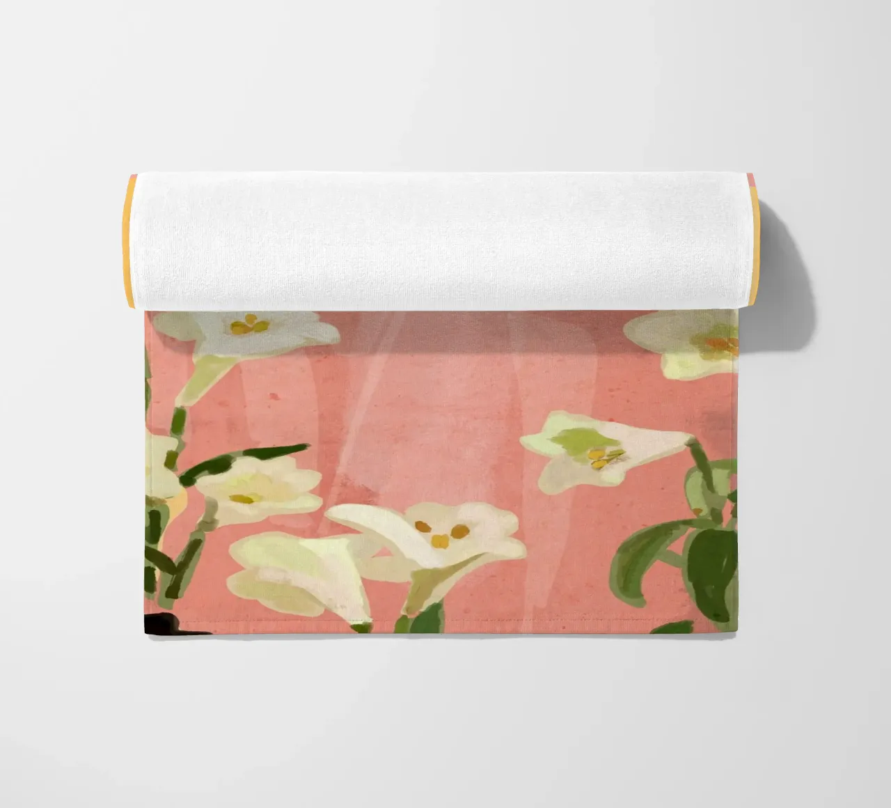 Ragazza con fiori in mano 2 telo mare da ThingDesign