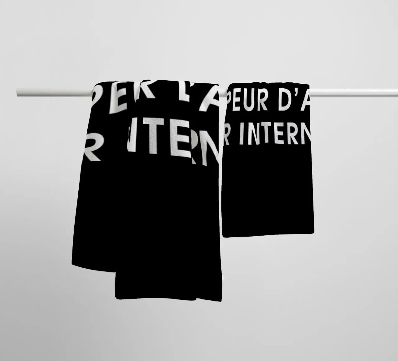 J'ai peur d'aller sur Internet - Black asciugamano da bagno da Intertitres