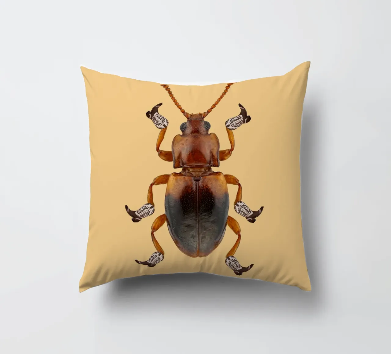 Billy The Booted Beetle cuscino da AnyoneCanYeehaw