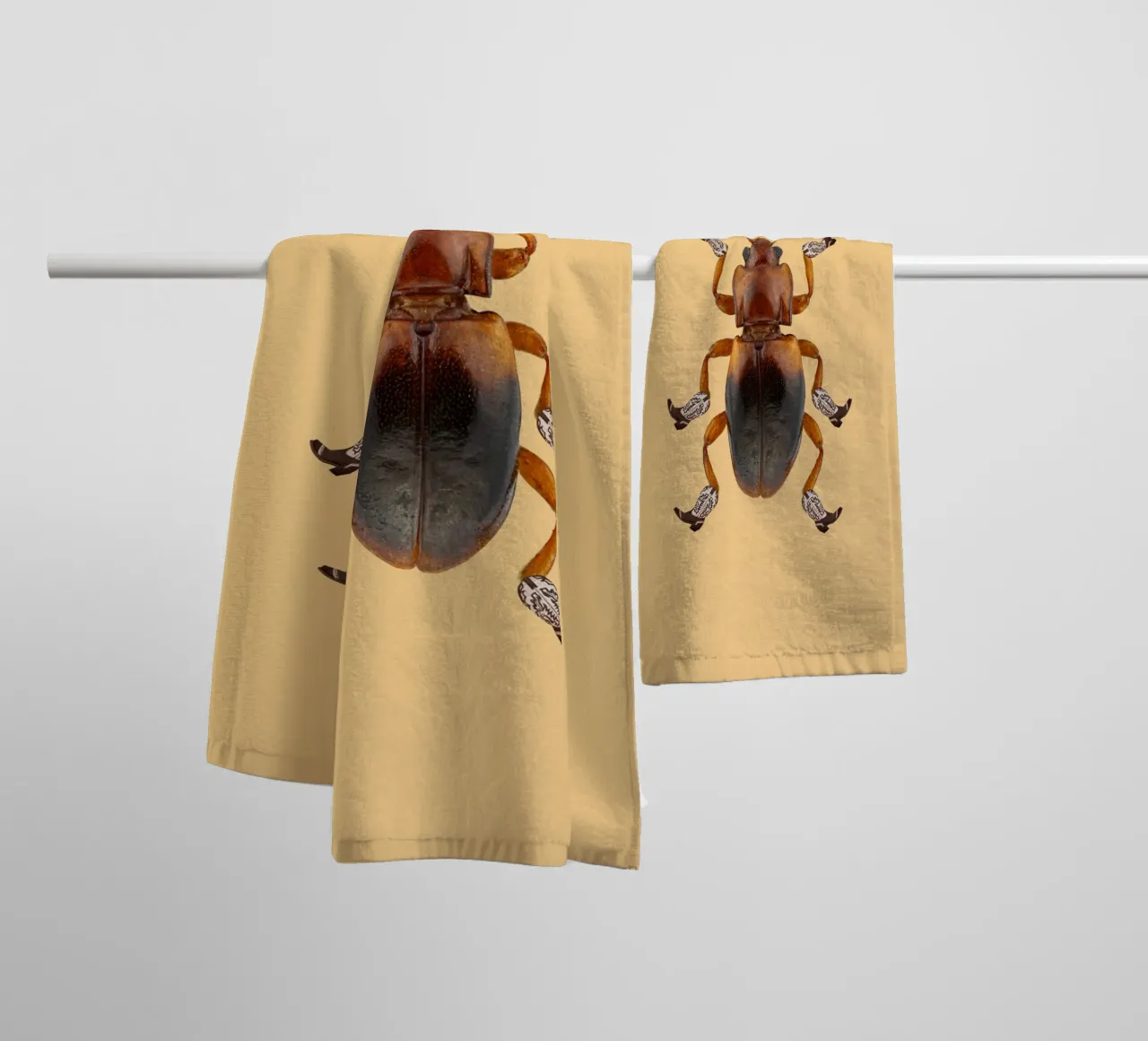 Billy The Booted Beetle asciugamano da bagno da AnyoneCanYeehaw