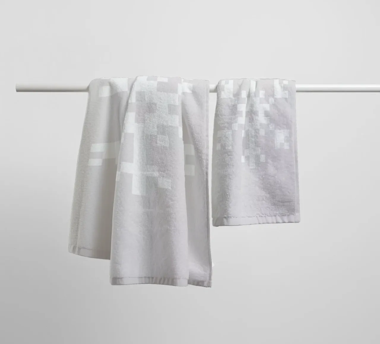 White Snowflake 2 asciugamano da bagno da Studio One
