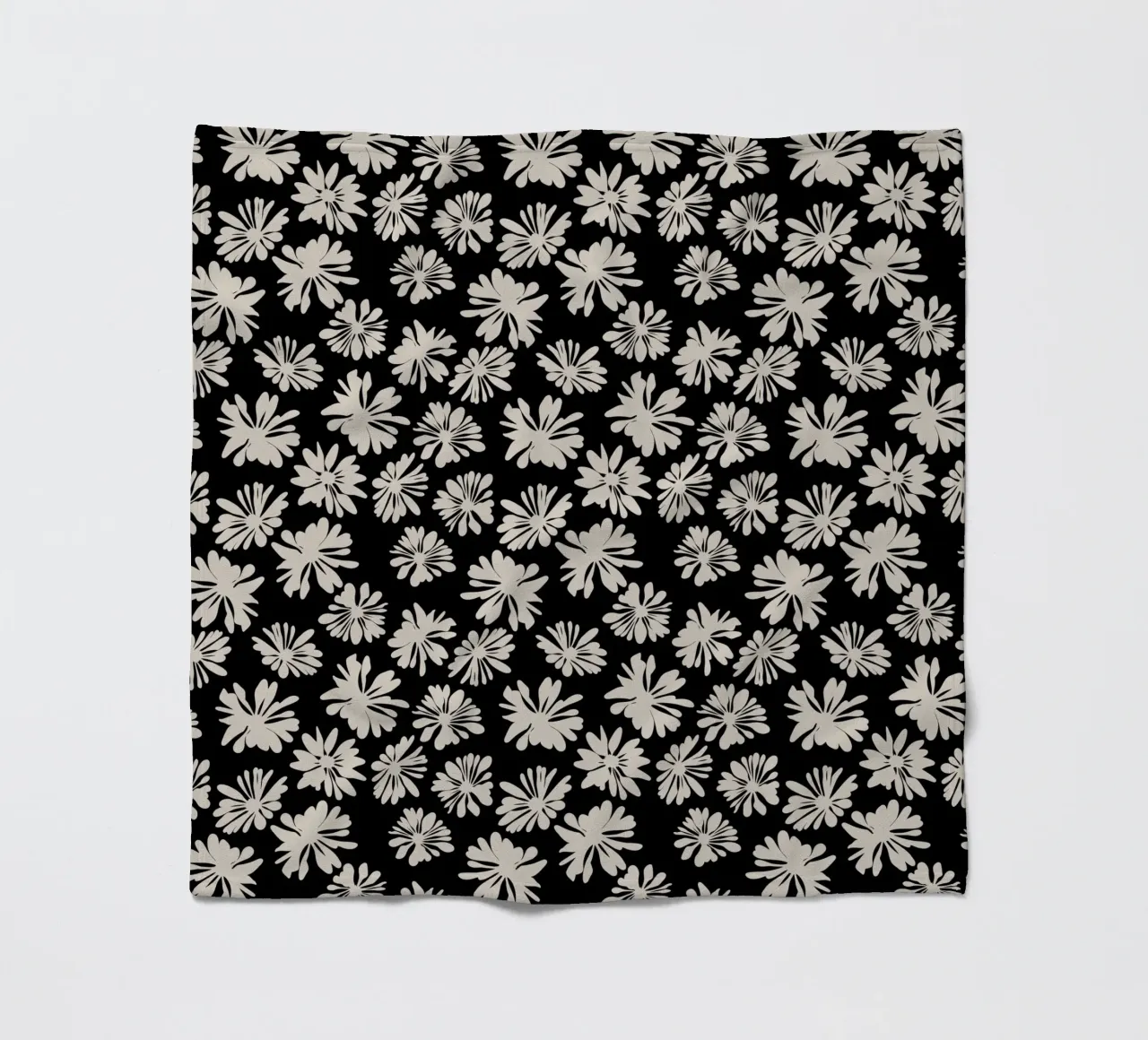Bloom Boom Flower Black coperta in pile da Kate Westworth