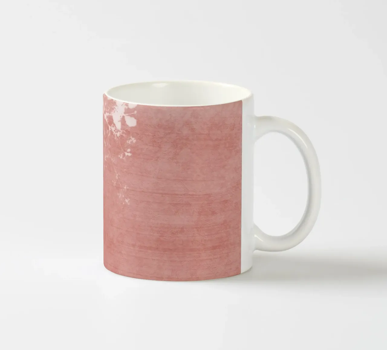 Colpo di vernice rossa sul fogliame tazza in ceramica da amini54