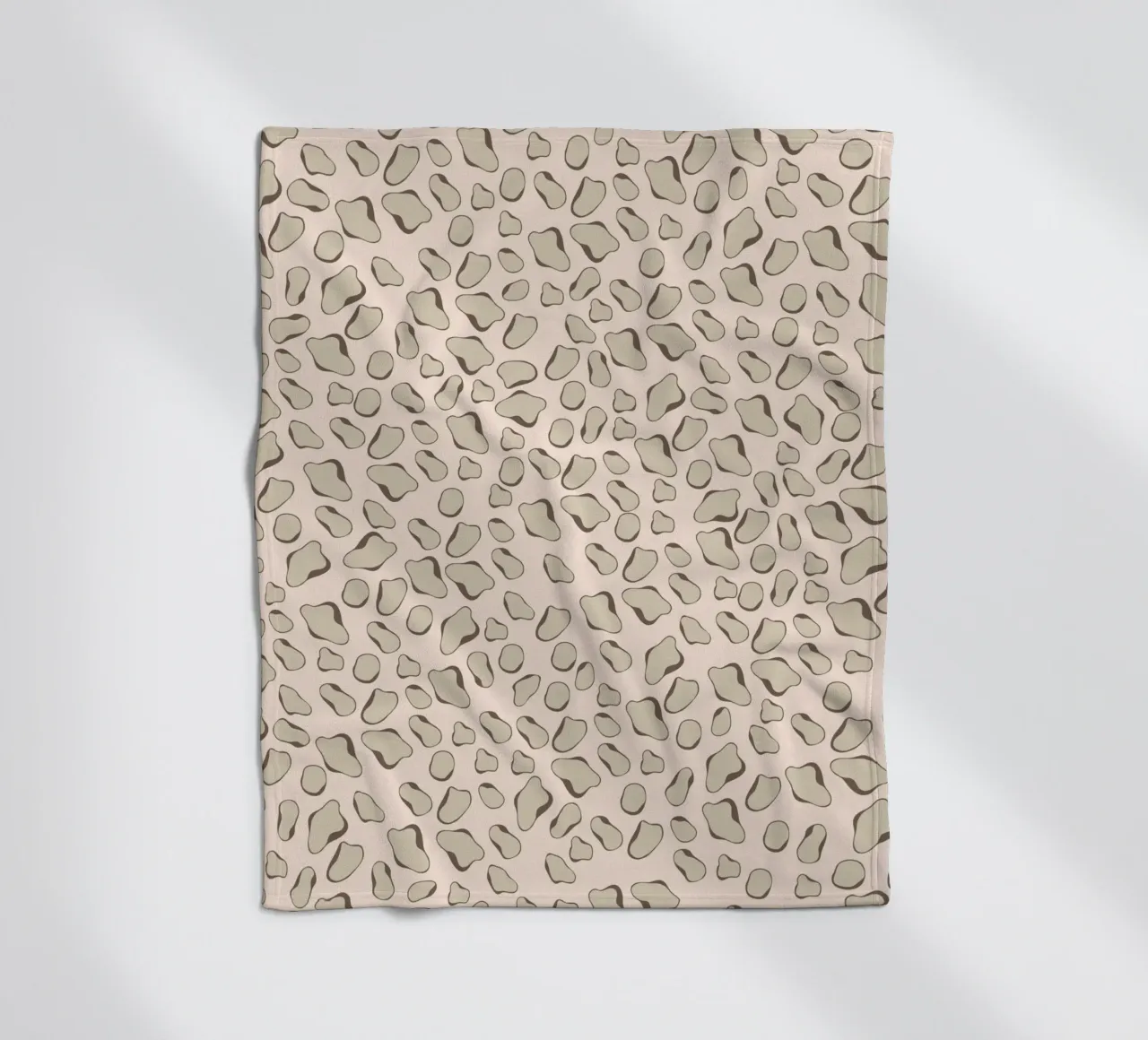 Leopard Beige Fleecedecke von Kate Westworth