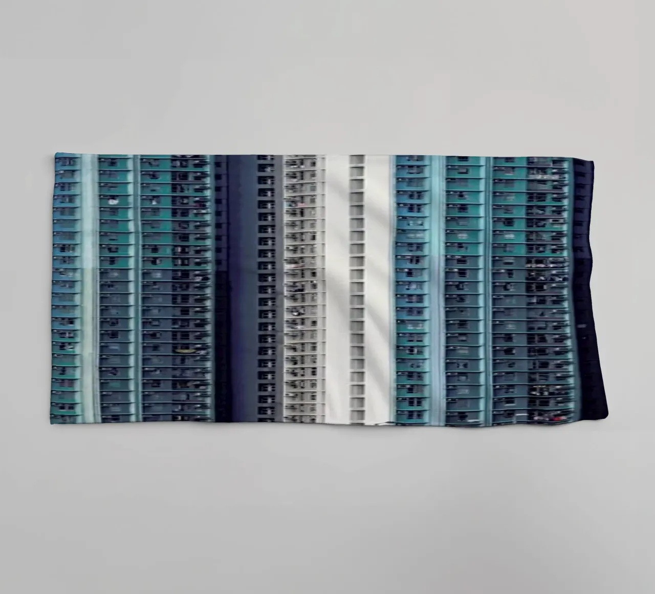 Propinquity Hong Kong 1 asciugamano da bagno da Simon Butterworth