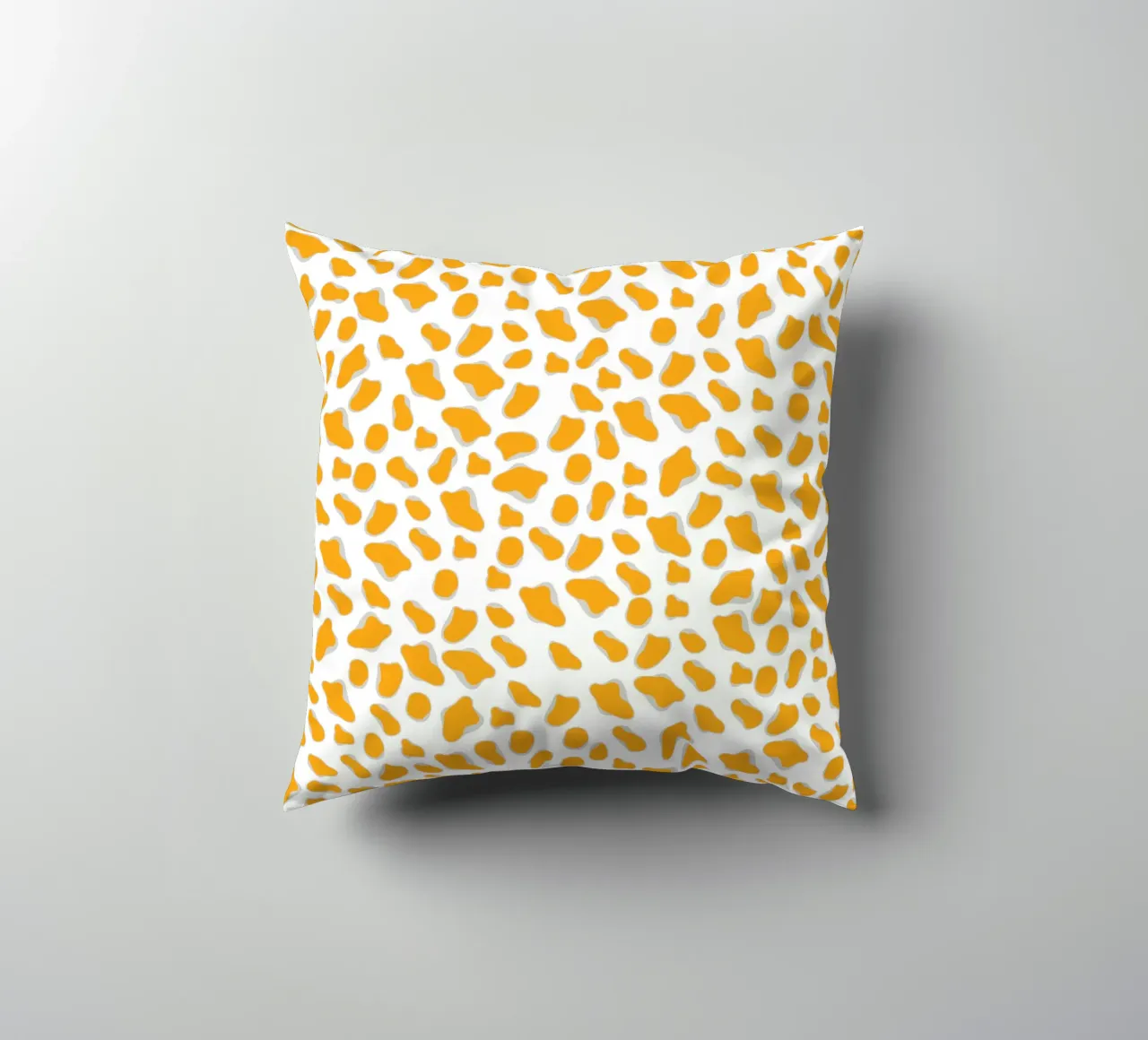 Giallo leopardo cuscino da Kate Westworth