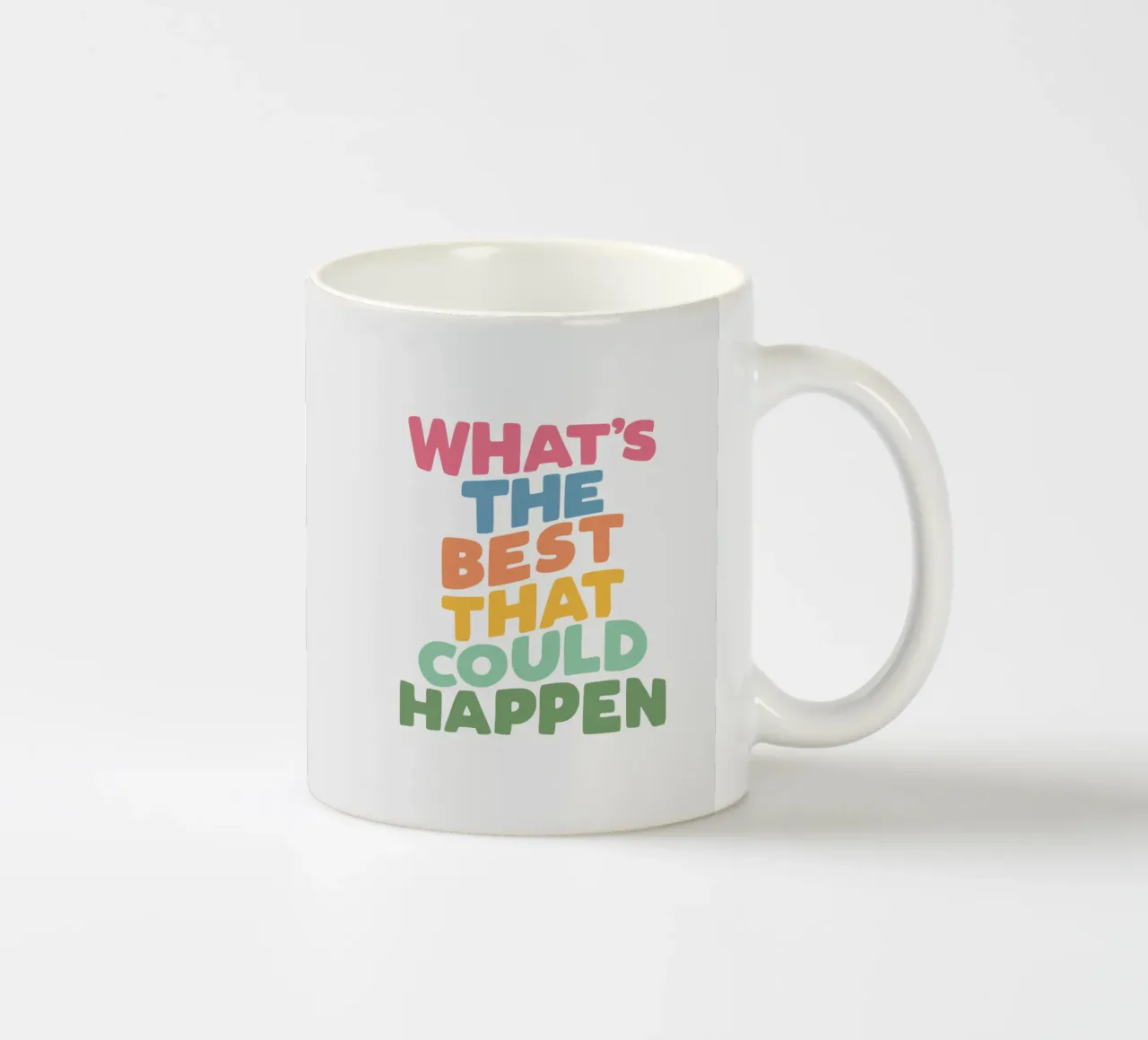 Qual è il meglio che possa accadere Design tipografico colorato tazza in ceramica da THE MOTIVATED TYPE