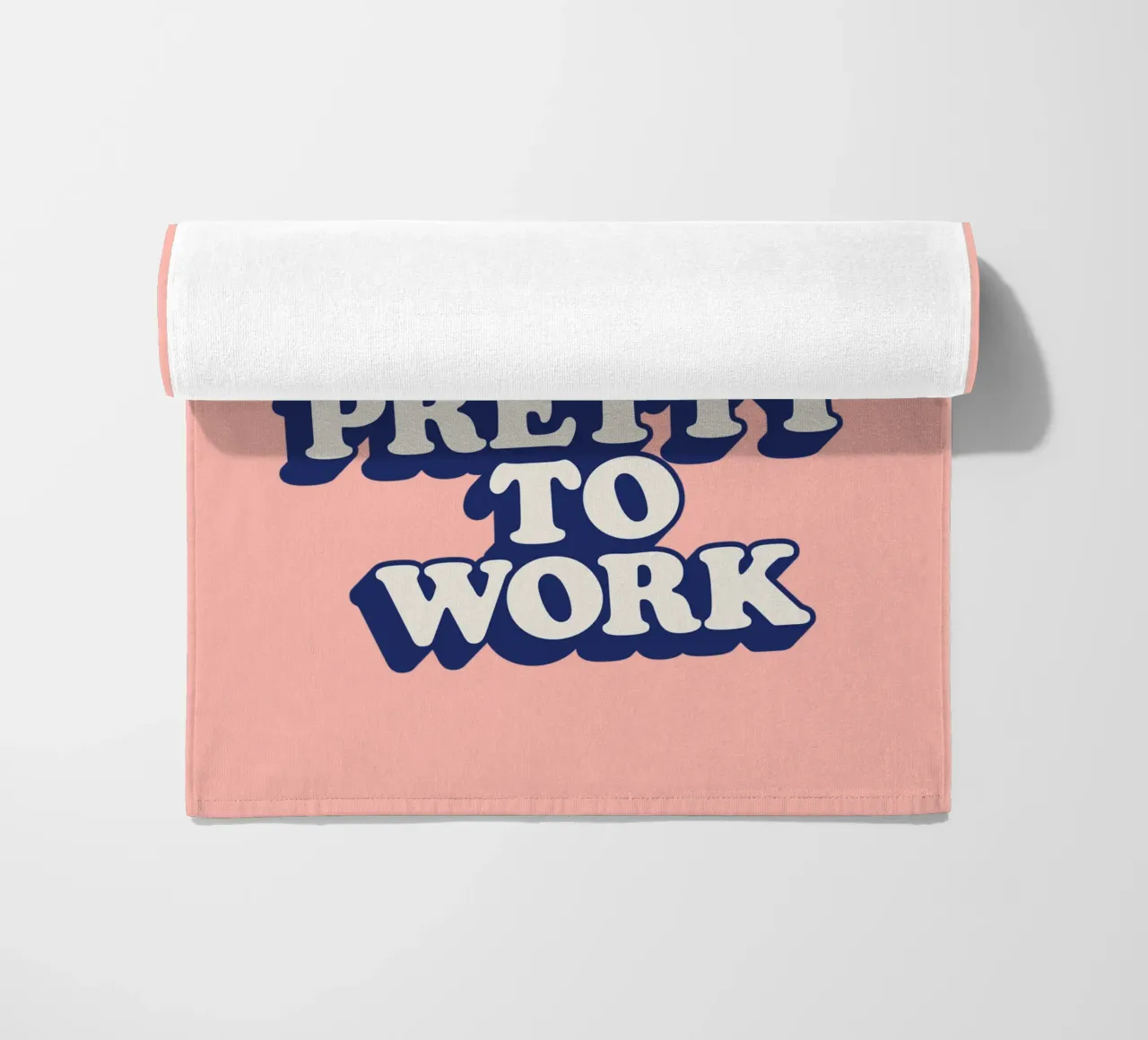 I'm Just Too Pretty to Work Diseño tipográfico en Peach PInk toalla de playa de THE MOTIVATED TYPE