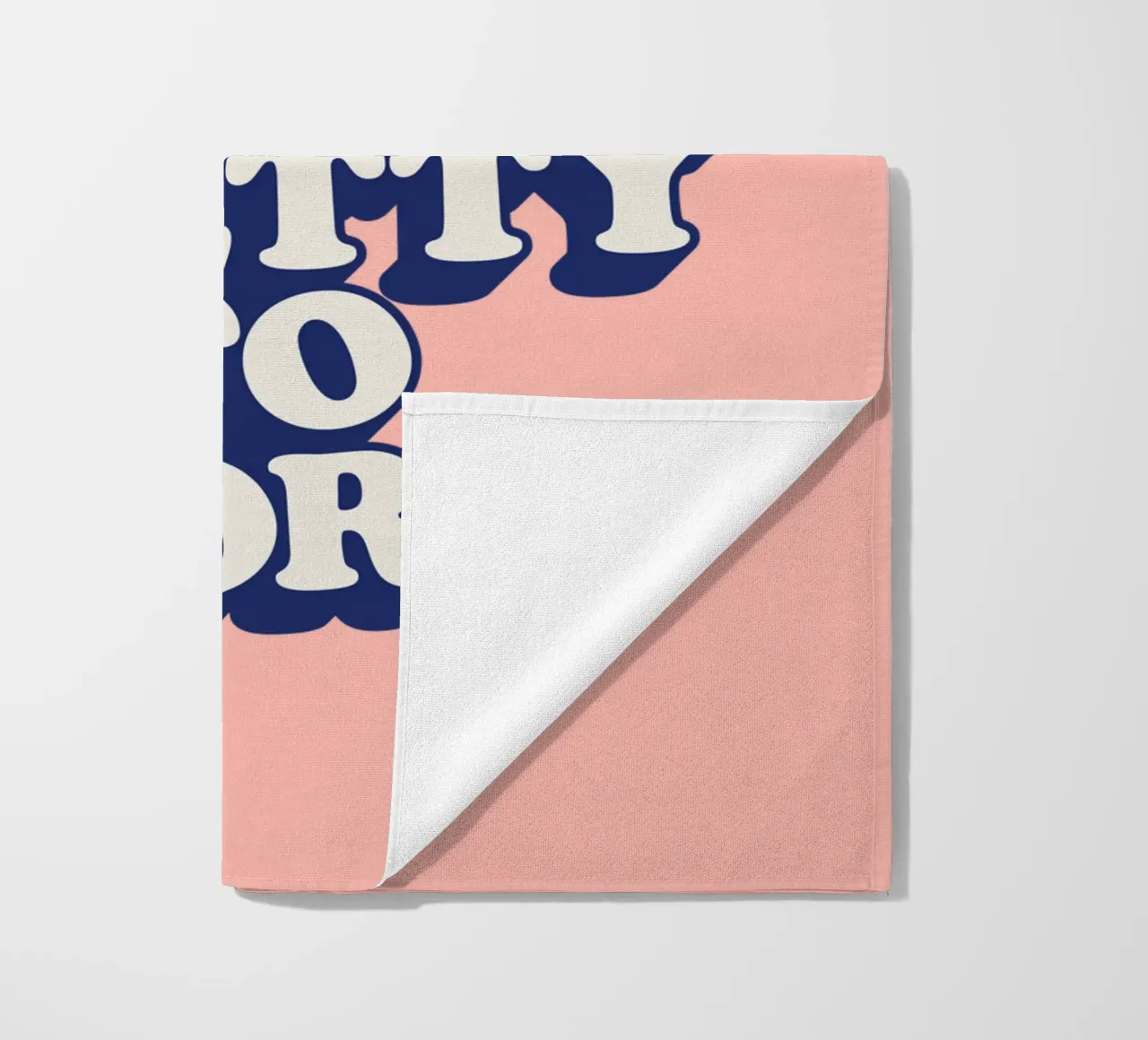 I'm Just Too Pretty to Work Diseño tipográfico en Peach PInk toalla de playa de THE MOTIVATED TYPE