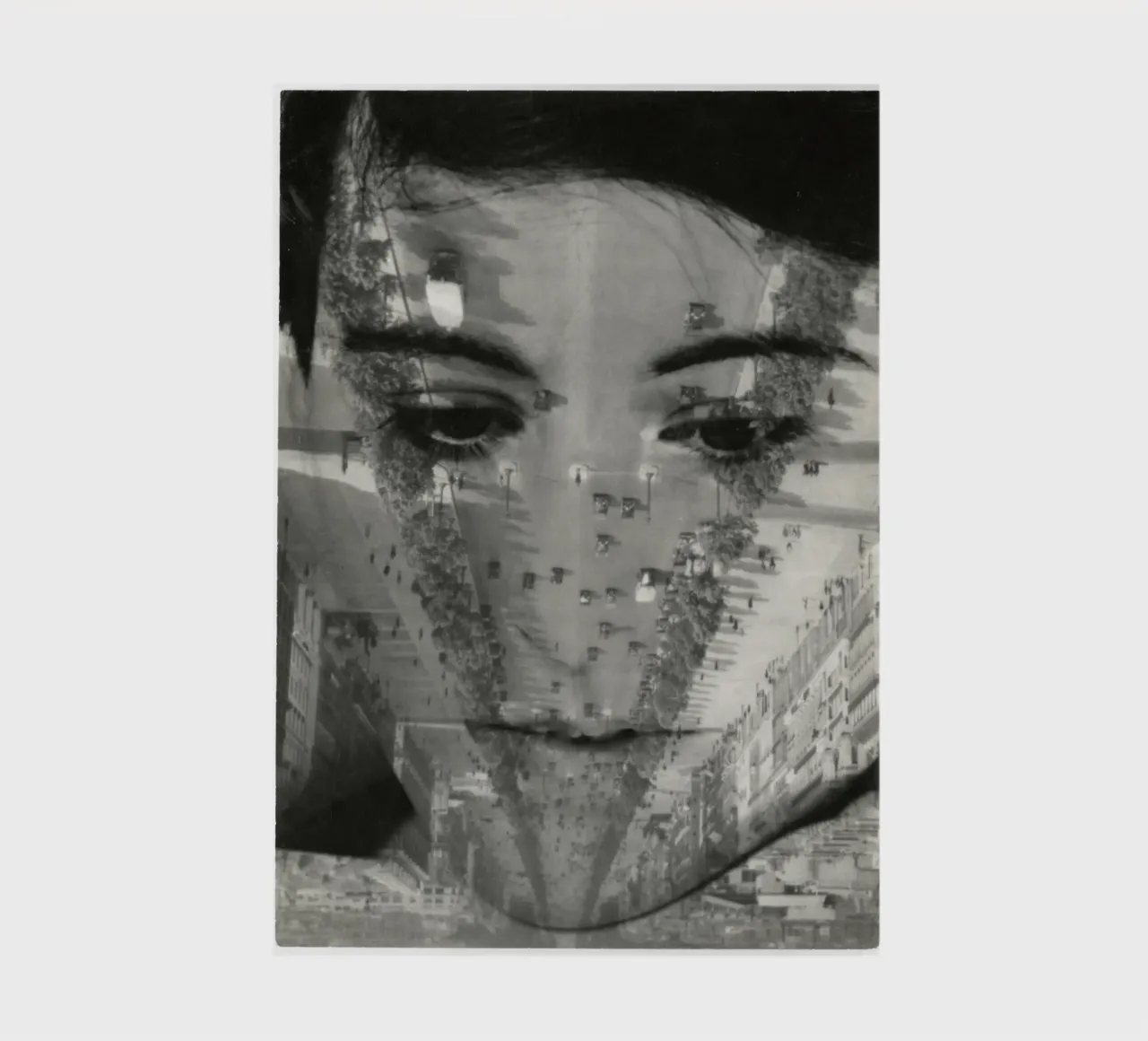 Aenne Biermann - Portrait with Champs-Élyseés notebook by ARTOTHEK