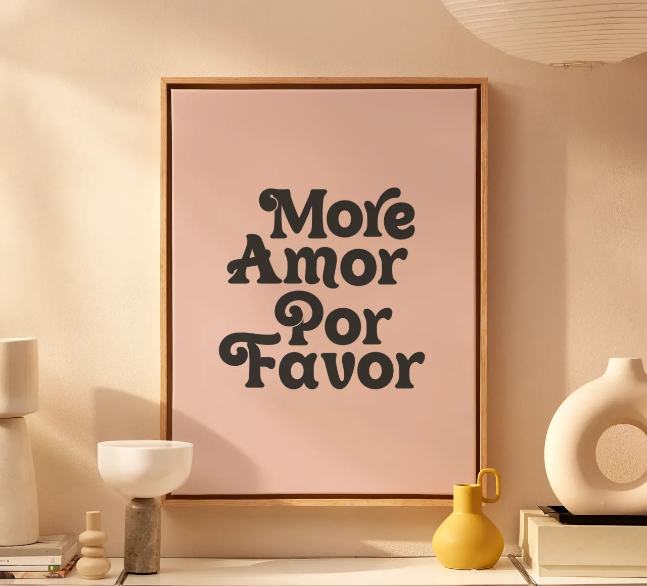 More Amor Por favourite design tipografico in rosa tela con Cornice a cassetta da THE MOTIVATED TYPE