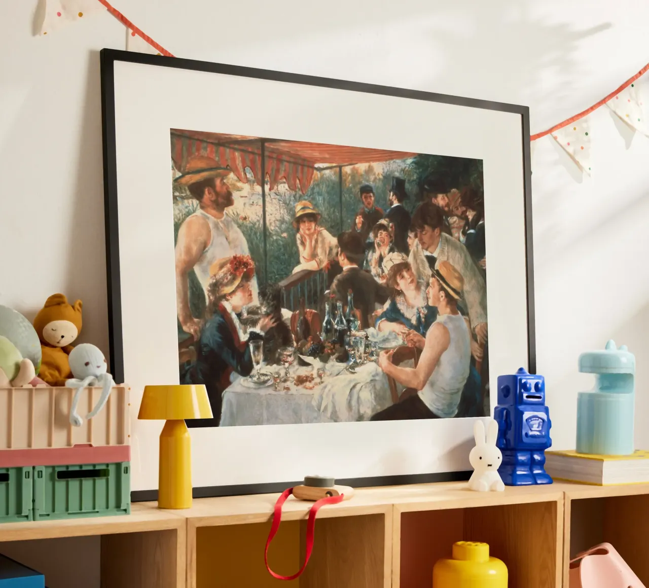 Renoir - Il pranzo dei barcaioli poster con telaio in legno da ARTOTHEK