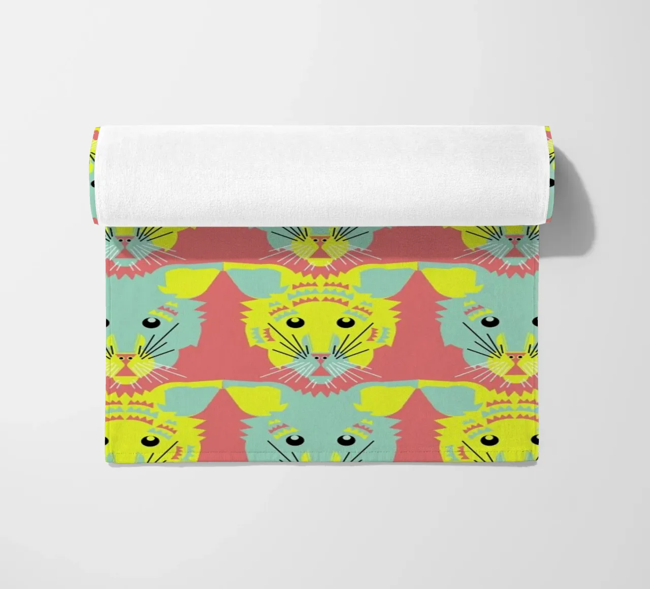 Litters of Kitten Strandtuch von Gareth Pollock Design