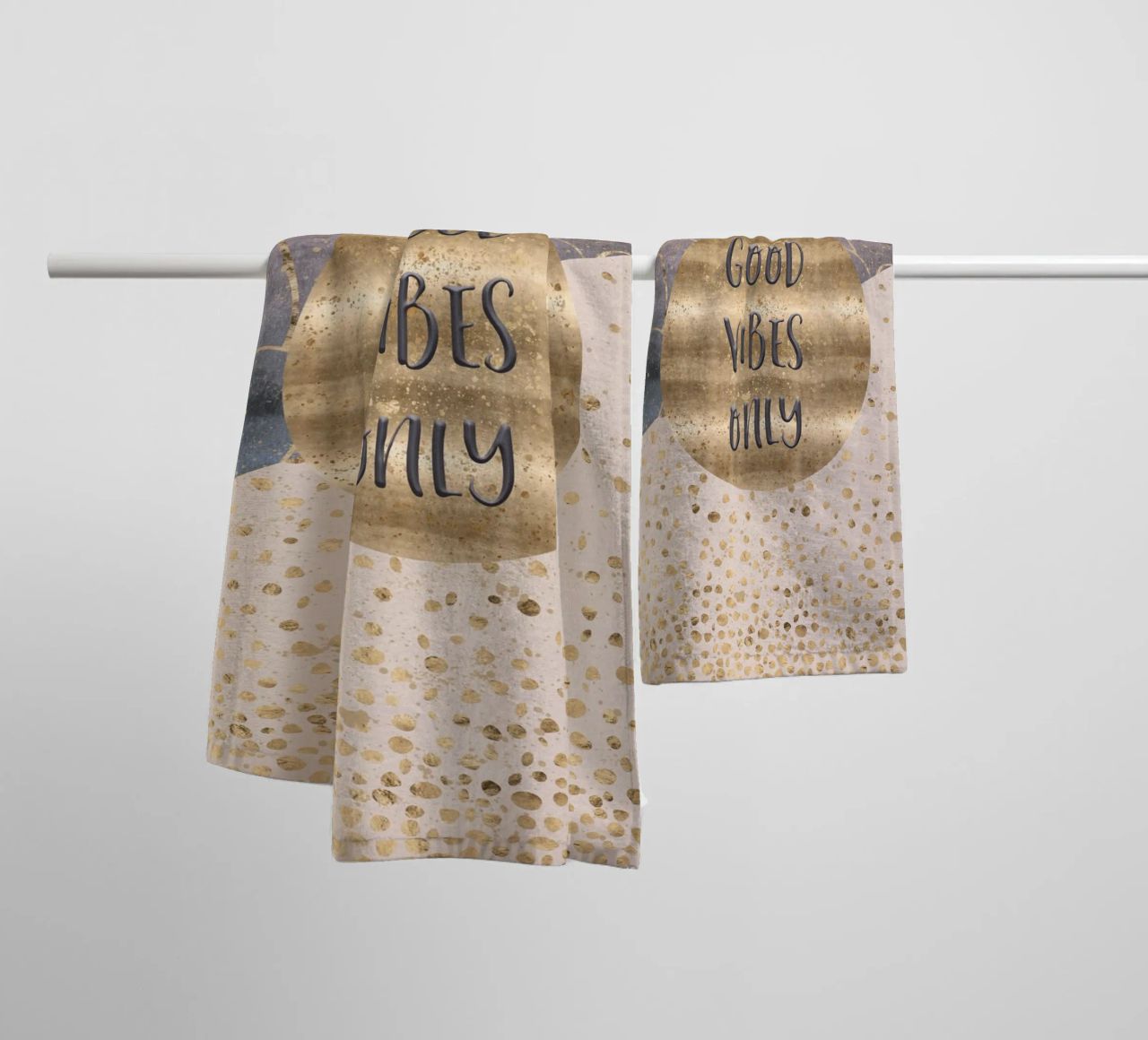 GRAPHIC ART Good vibes only asciugamano da bagno da Melanie Viola