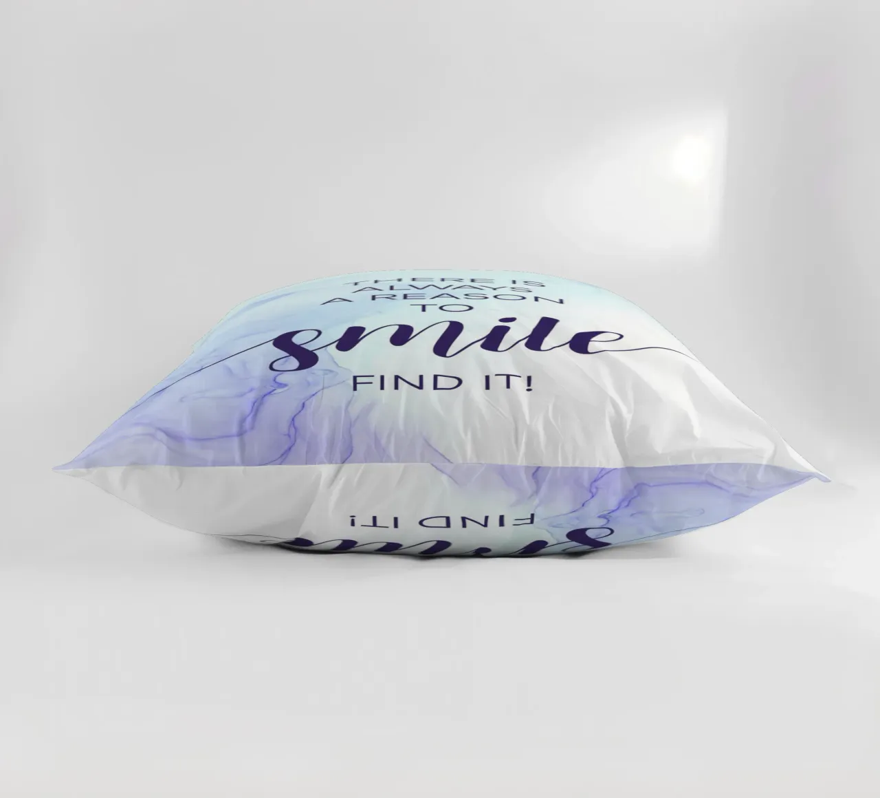 THERE IS ALWAYS A REASON TO SMILE | floating colors coussin de Melanie Viola