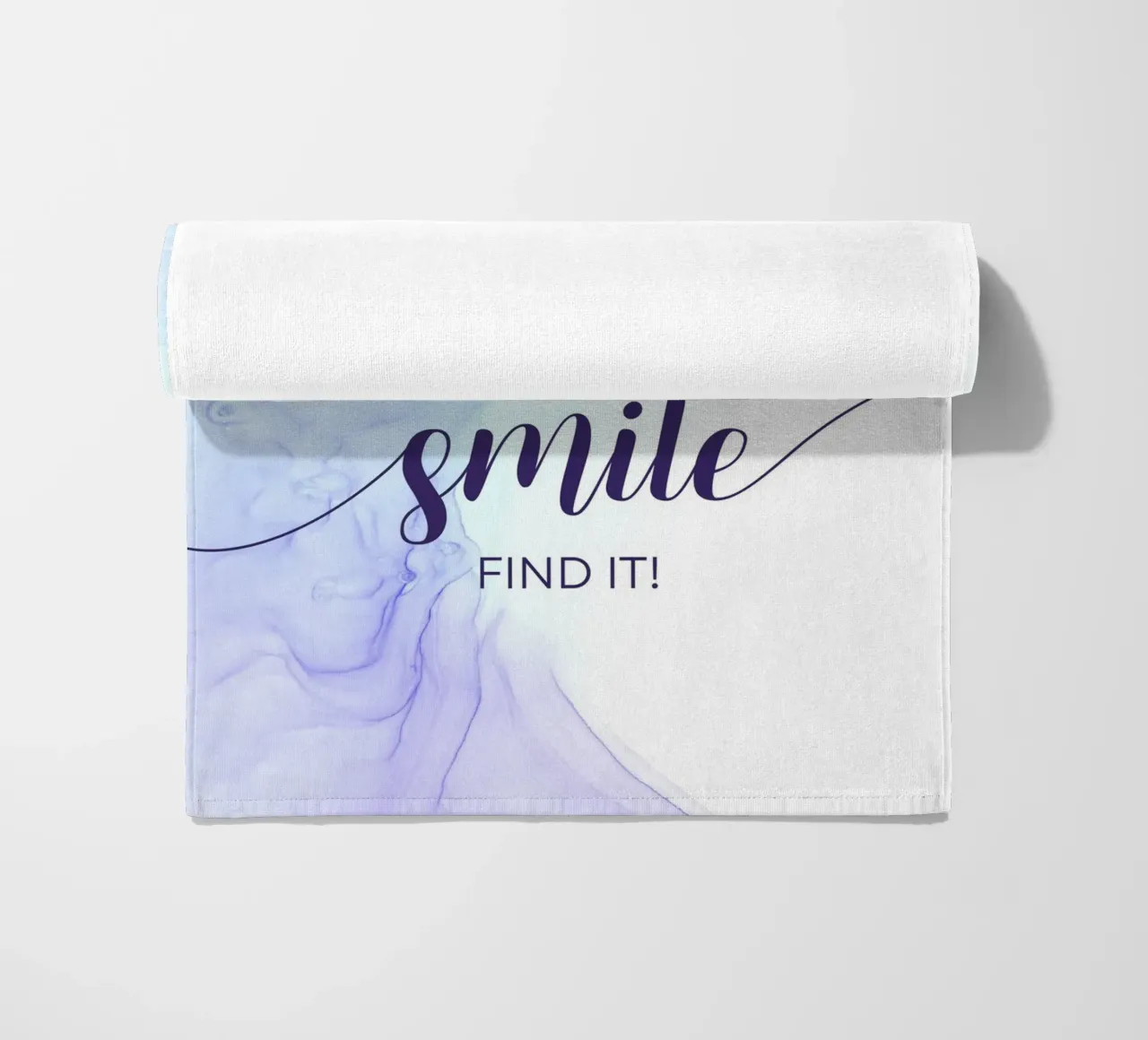 THERE IS ALWAYS A REASON TO SMILE | floating colors strandhanddoek van Melanie Viola