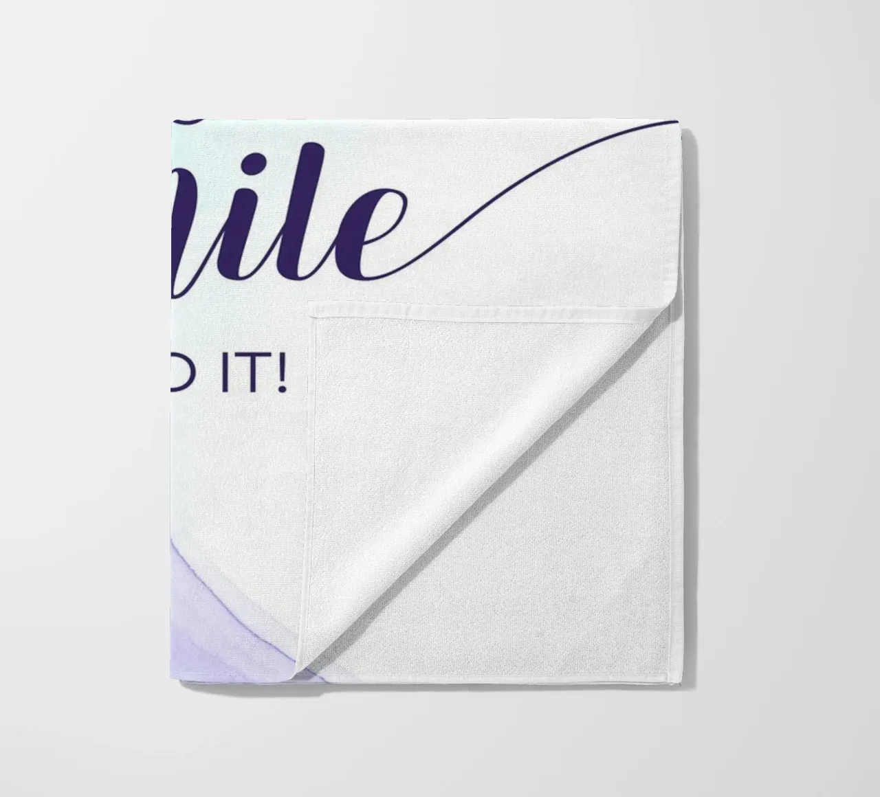 THERE IS ALWAYS A REASON TO SMILE | floating colors strandhanddoek van Melanie Viola