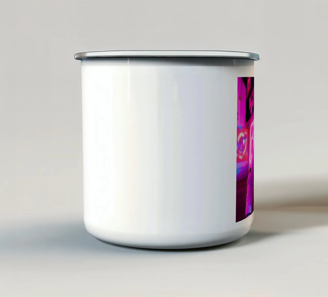 Incontro notturno tazza in smalto da ICONICA Art Studio