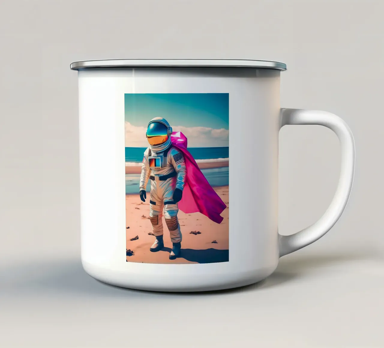 Soli sulla spiaggia tazza in smalto da ICONICA Art Studio
