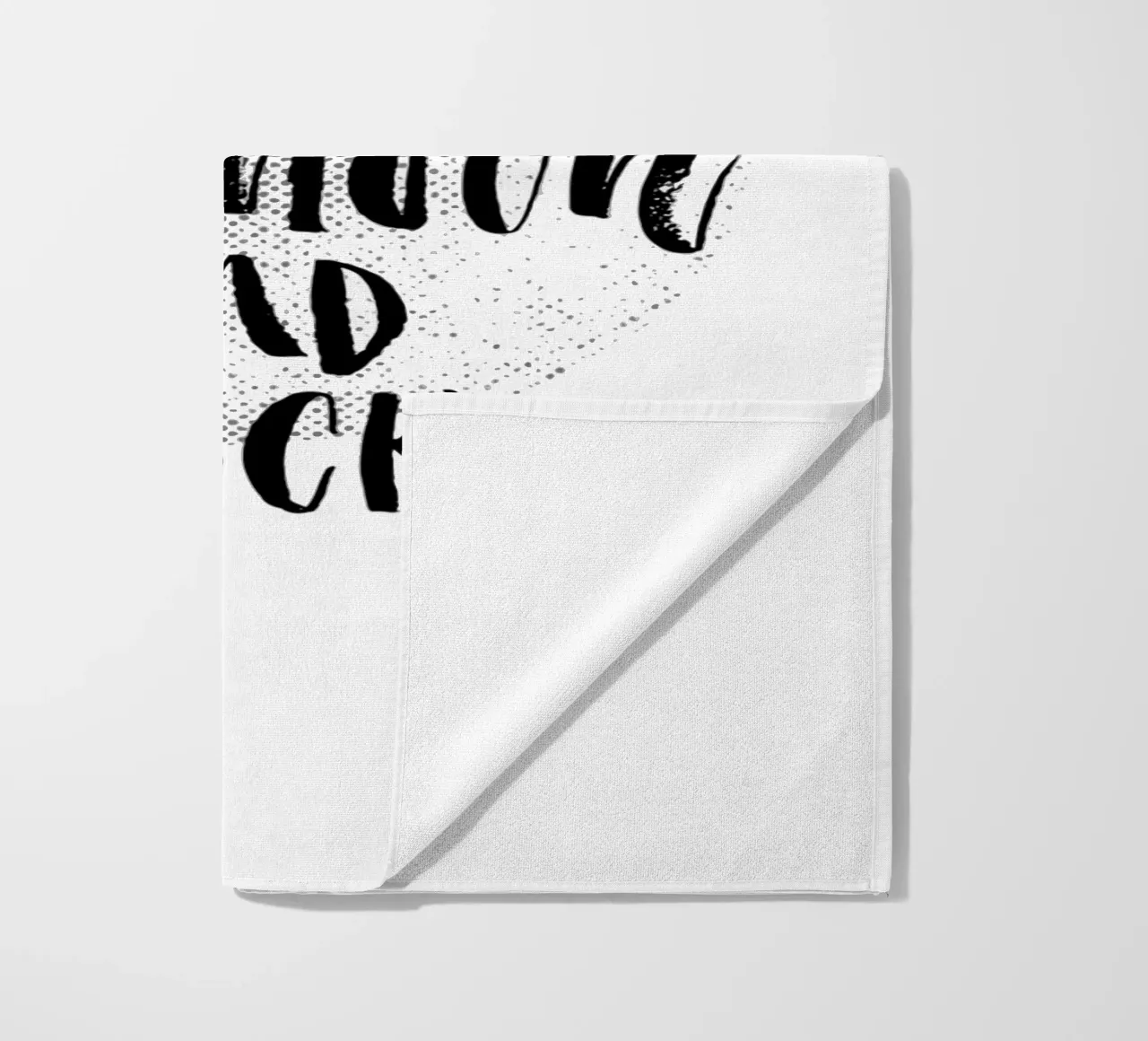 I Love You To The Moon And Back - Design tipografico in nero telo mare da THE MOTIVATED TYPE