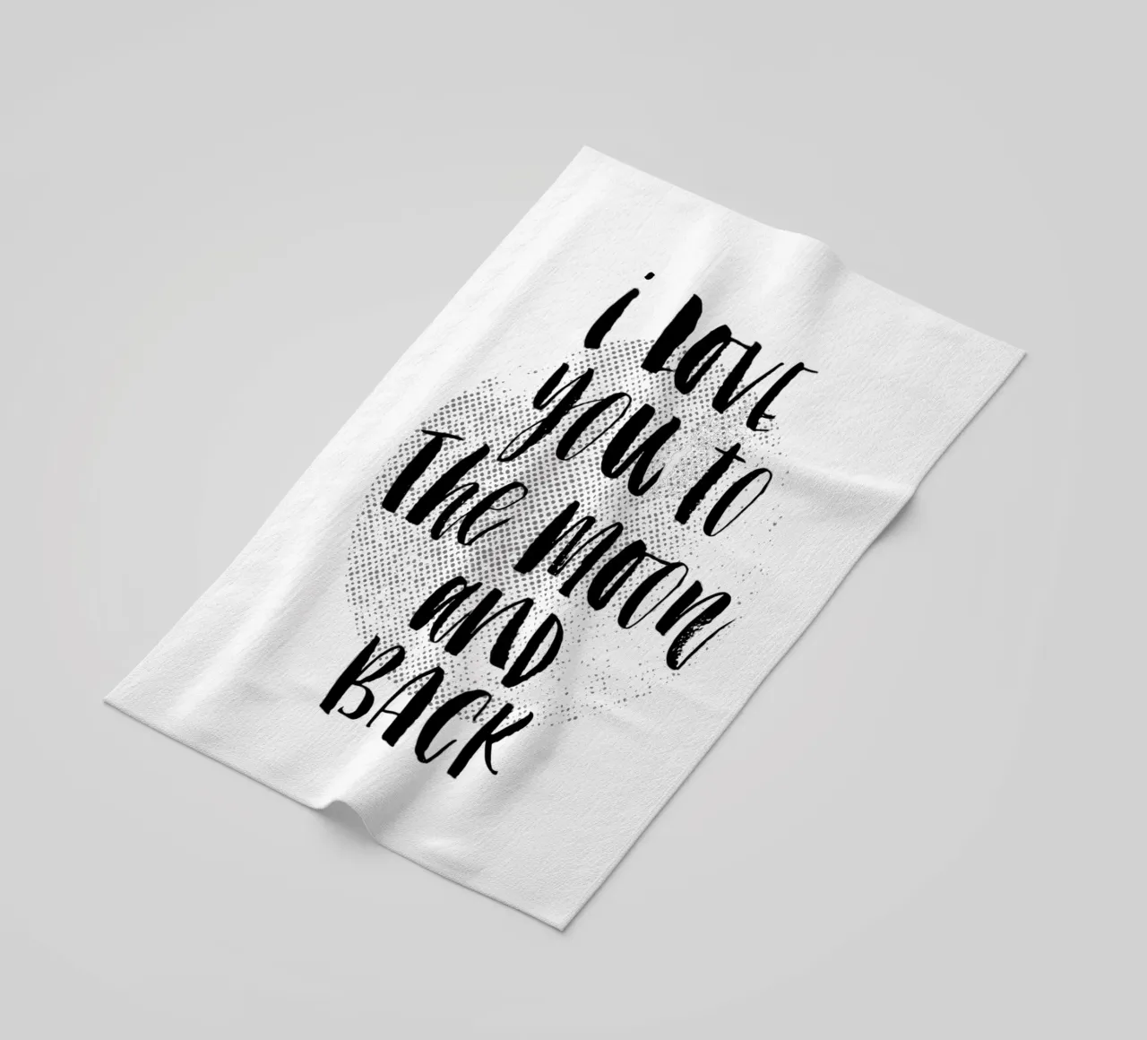 I Love You To The Moon And Back - Design tipografico in nero telo mare da THE MOTIVATED TYPE