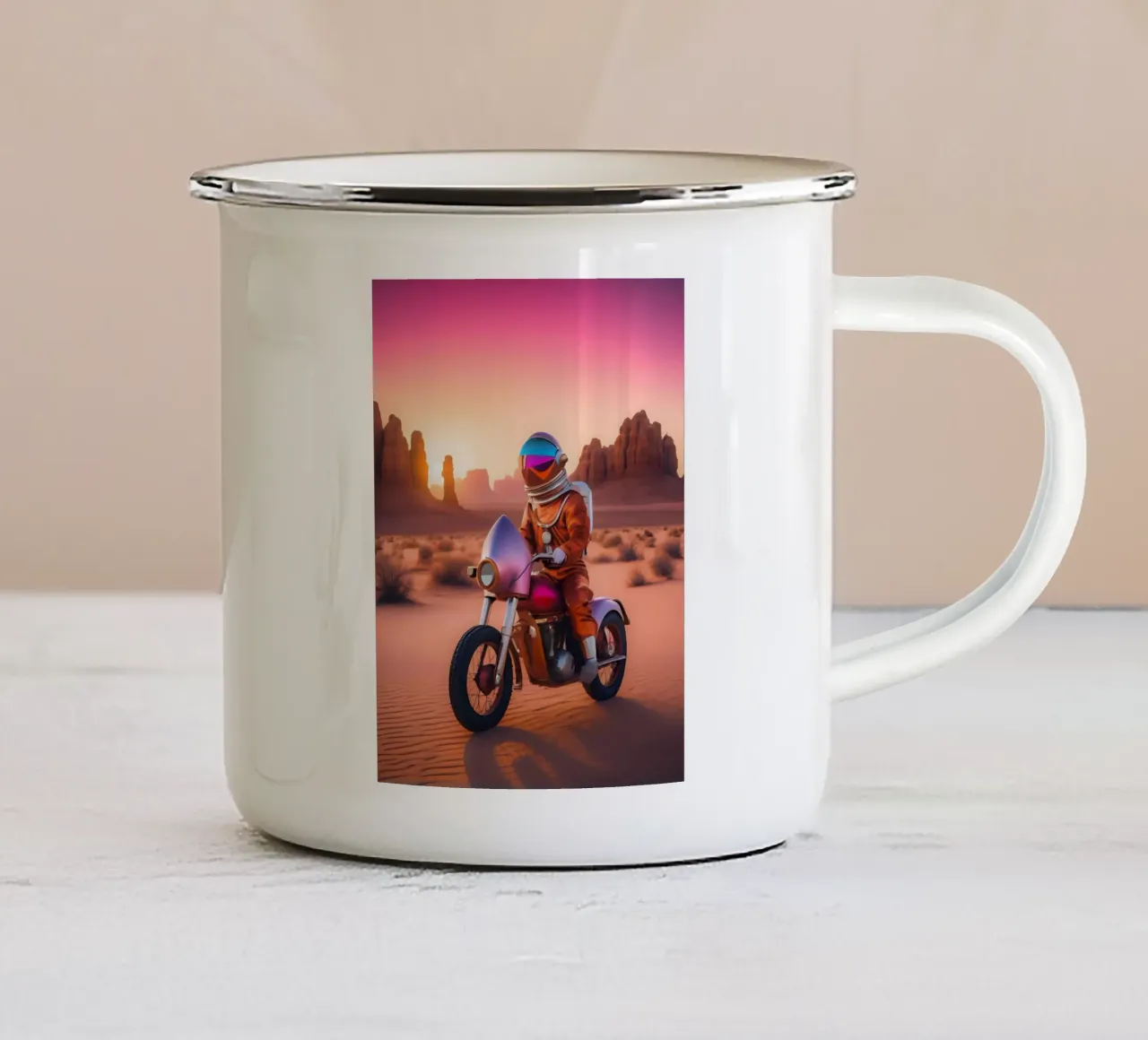 Motociclista cosmico tazza in smalto da ICONICA Art Studio