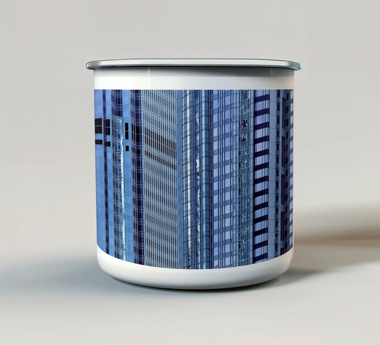 Façade. Hong Kong tazza in smalto da Simon Butterworth