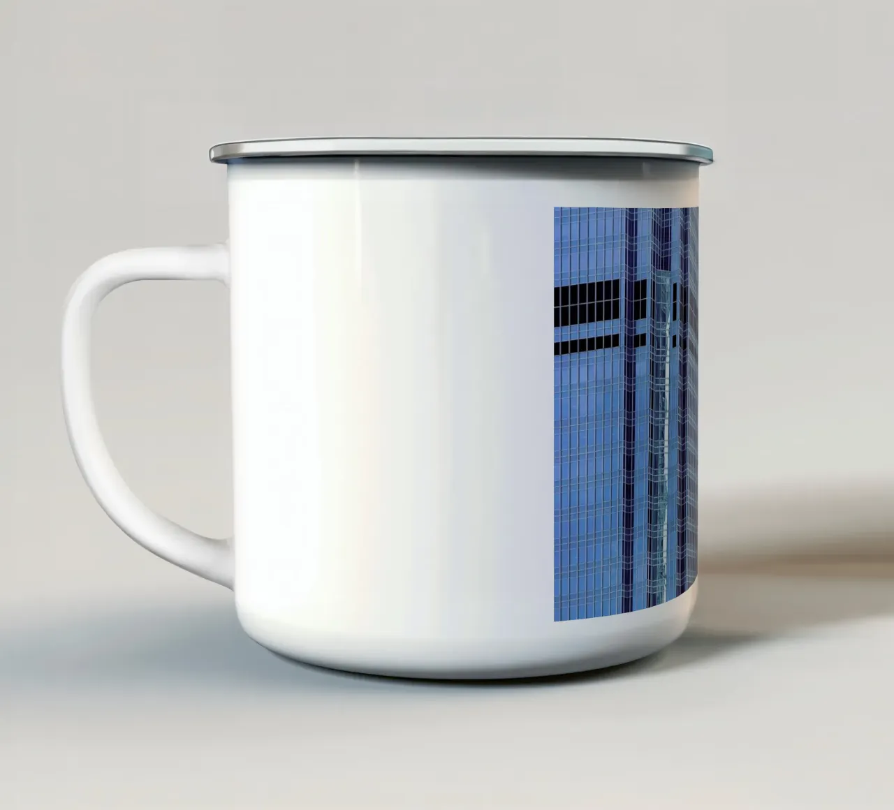 Façade. Hong Kong tazza in smalto da Simon Butterworth