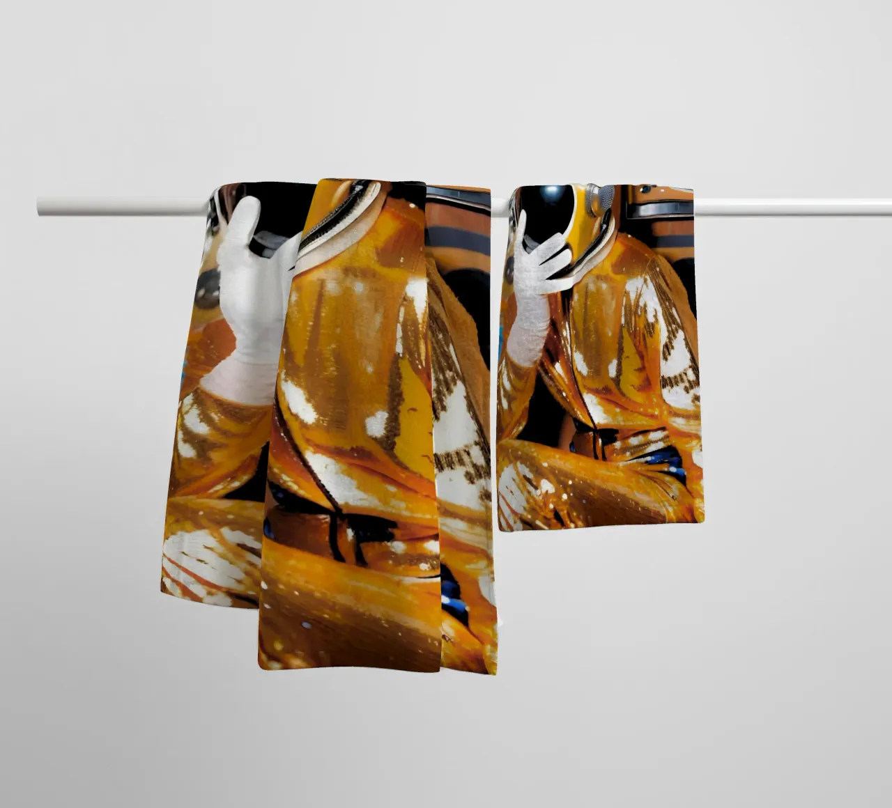 Astro Remix asciugamano da bagno da ICONICA Art Studio
