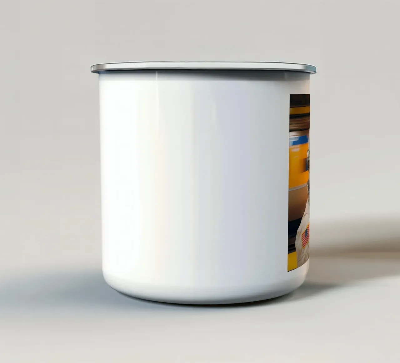 In attesa di spazio tazza in smalto da ICONICA Art Studio