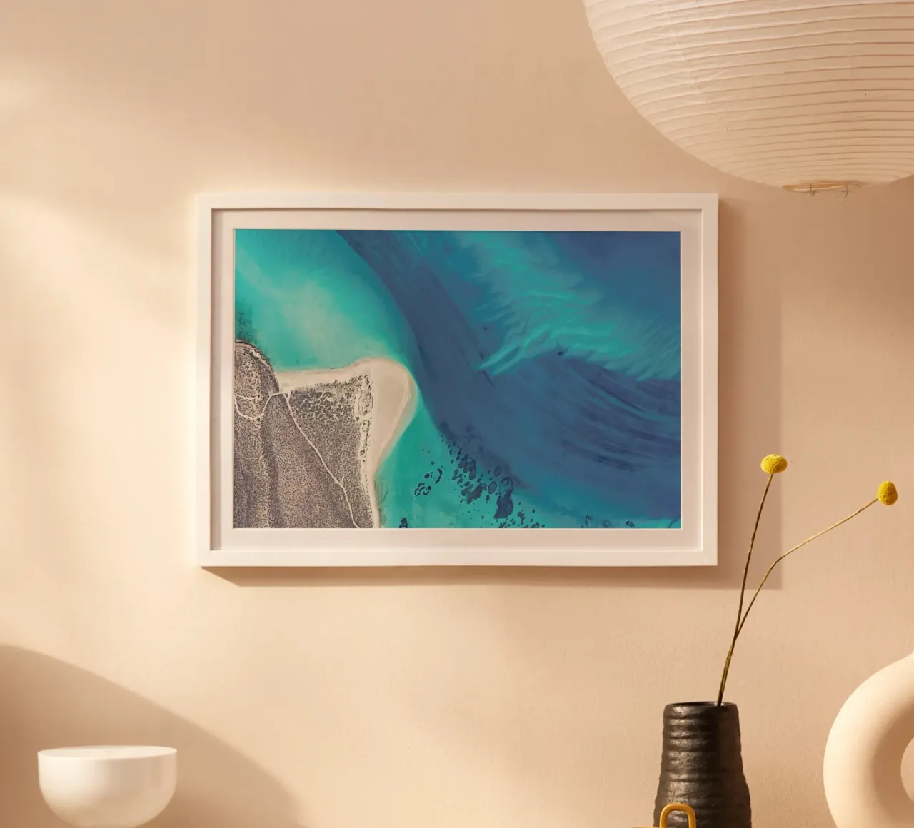 Shark Bay 5 poster con telaio in alluminio da Simon Butterworth