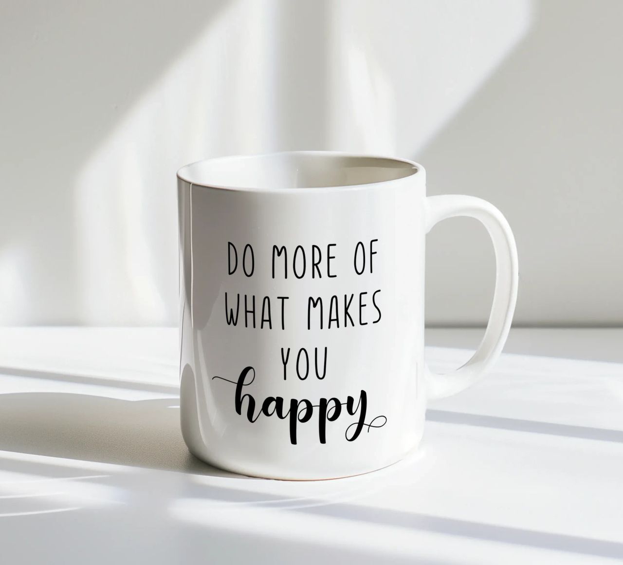 Do More of What Makes You Happy Motivational tazza in ceramica da Shark Printables