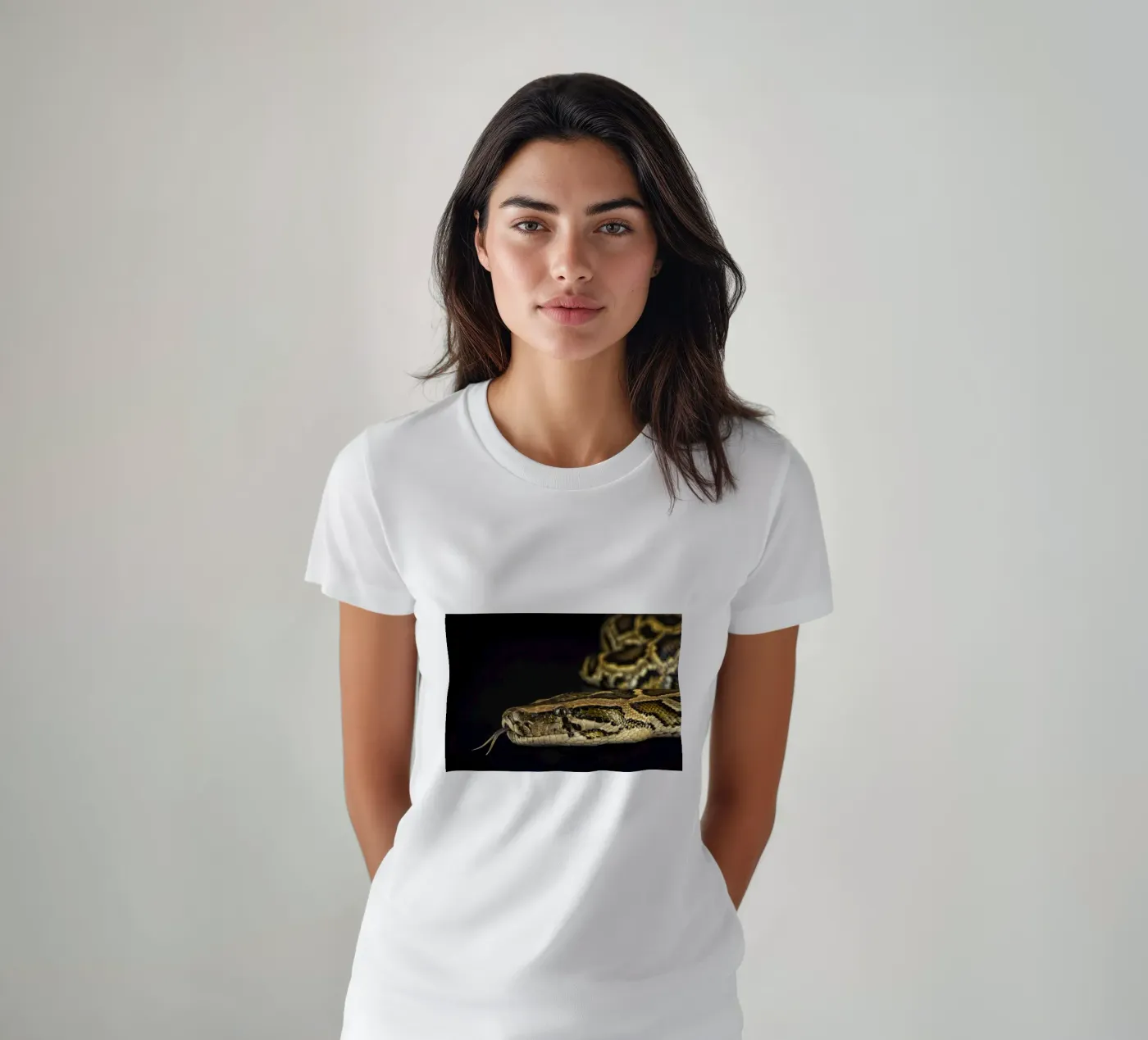 Python Headshot t-shirt da Curious Collections by Marielle Leenders