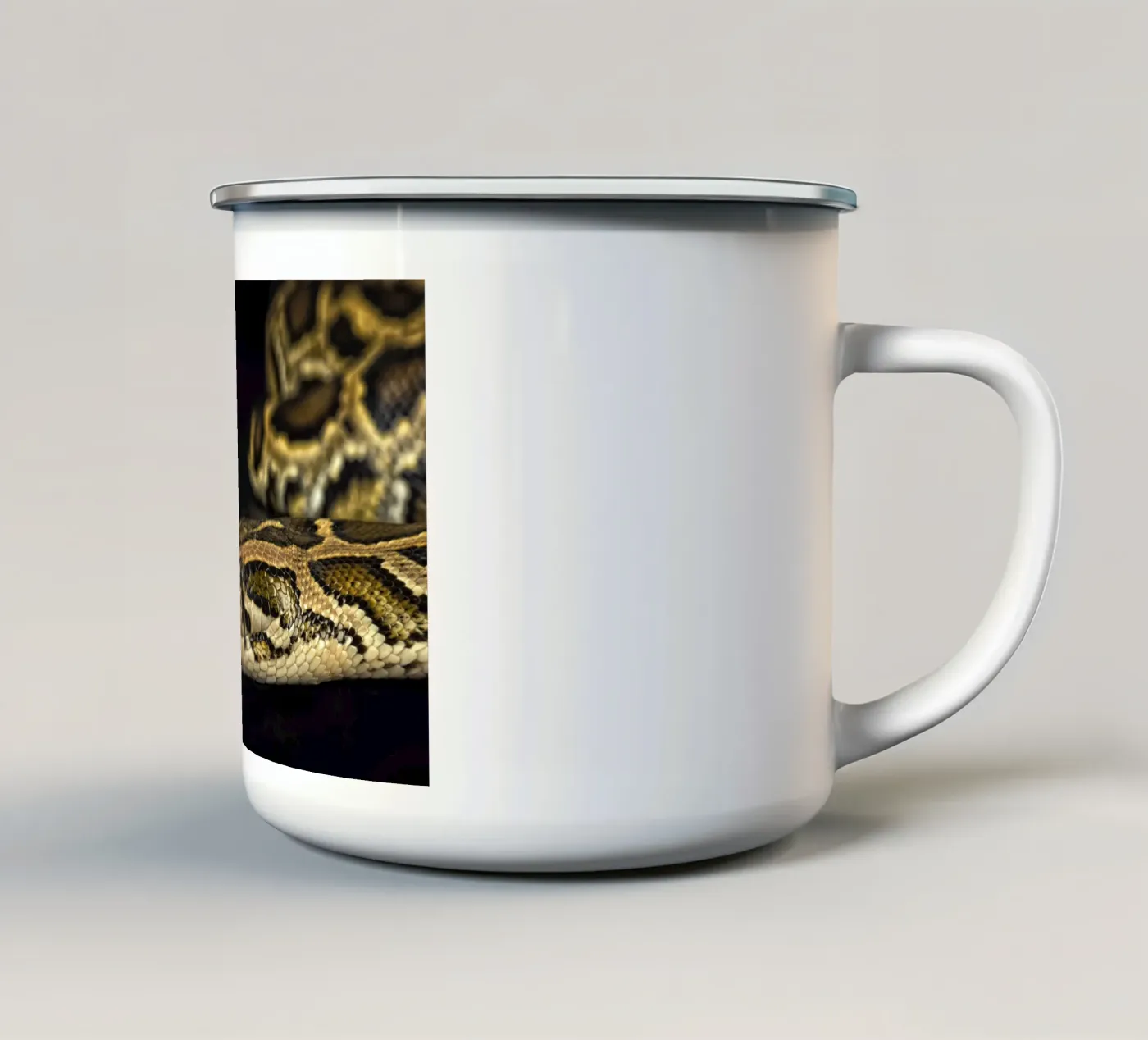 Photo de Python mug en émail de Curious Collections by Marielle Leenders