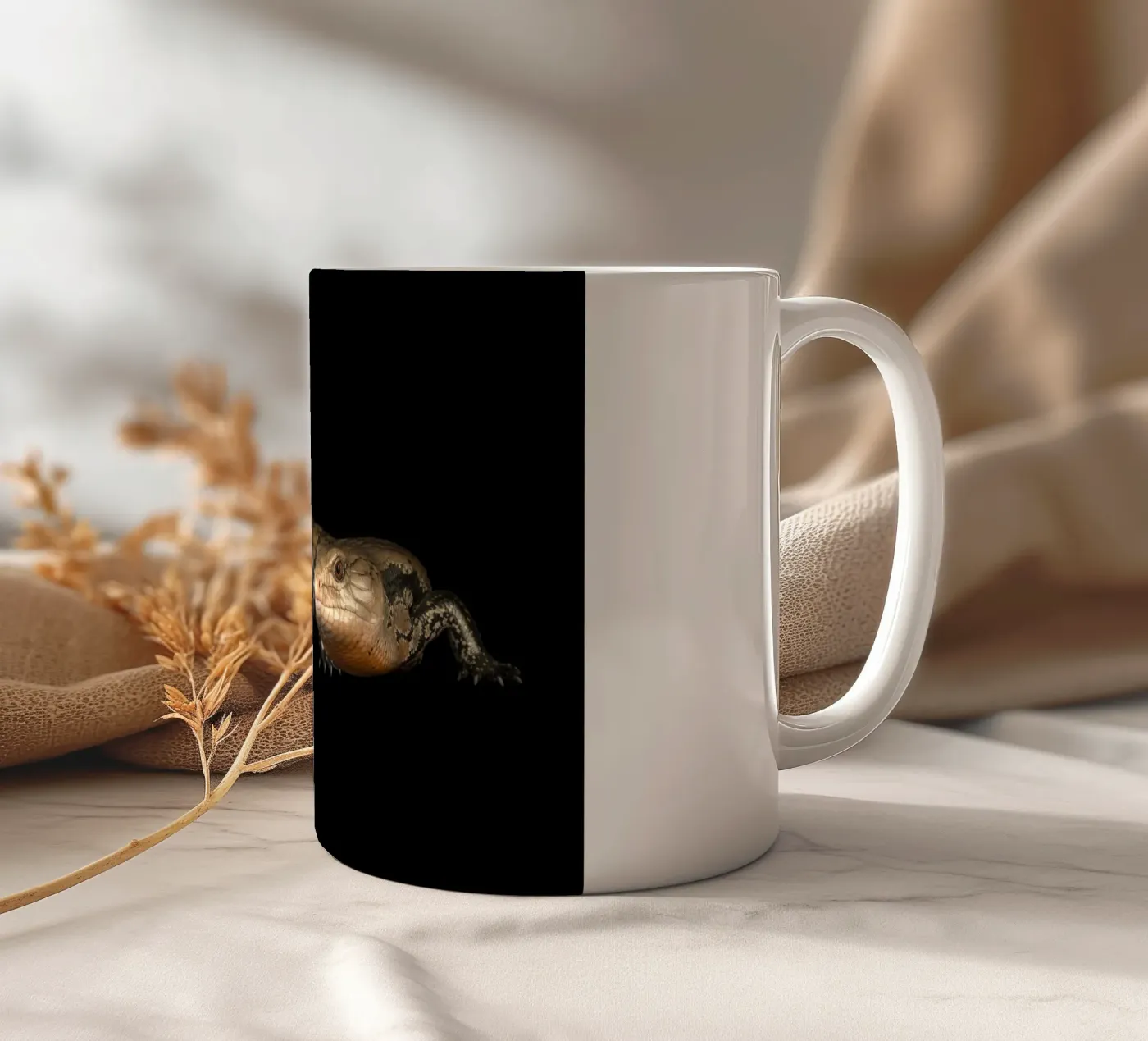 Lézard mug en céramique de Curious Collections by Marielle Leenders