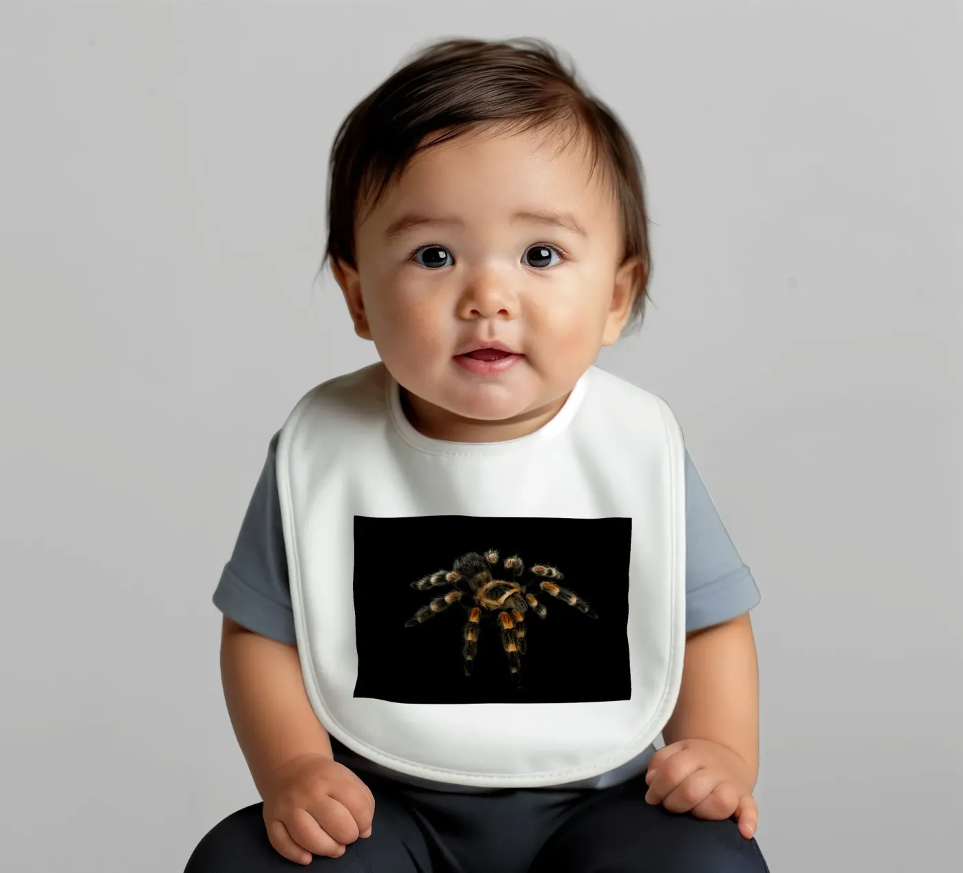 Tarantula Babylätzchen von Curious Collections by Marielle Leenders