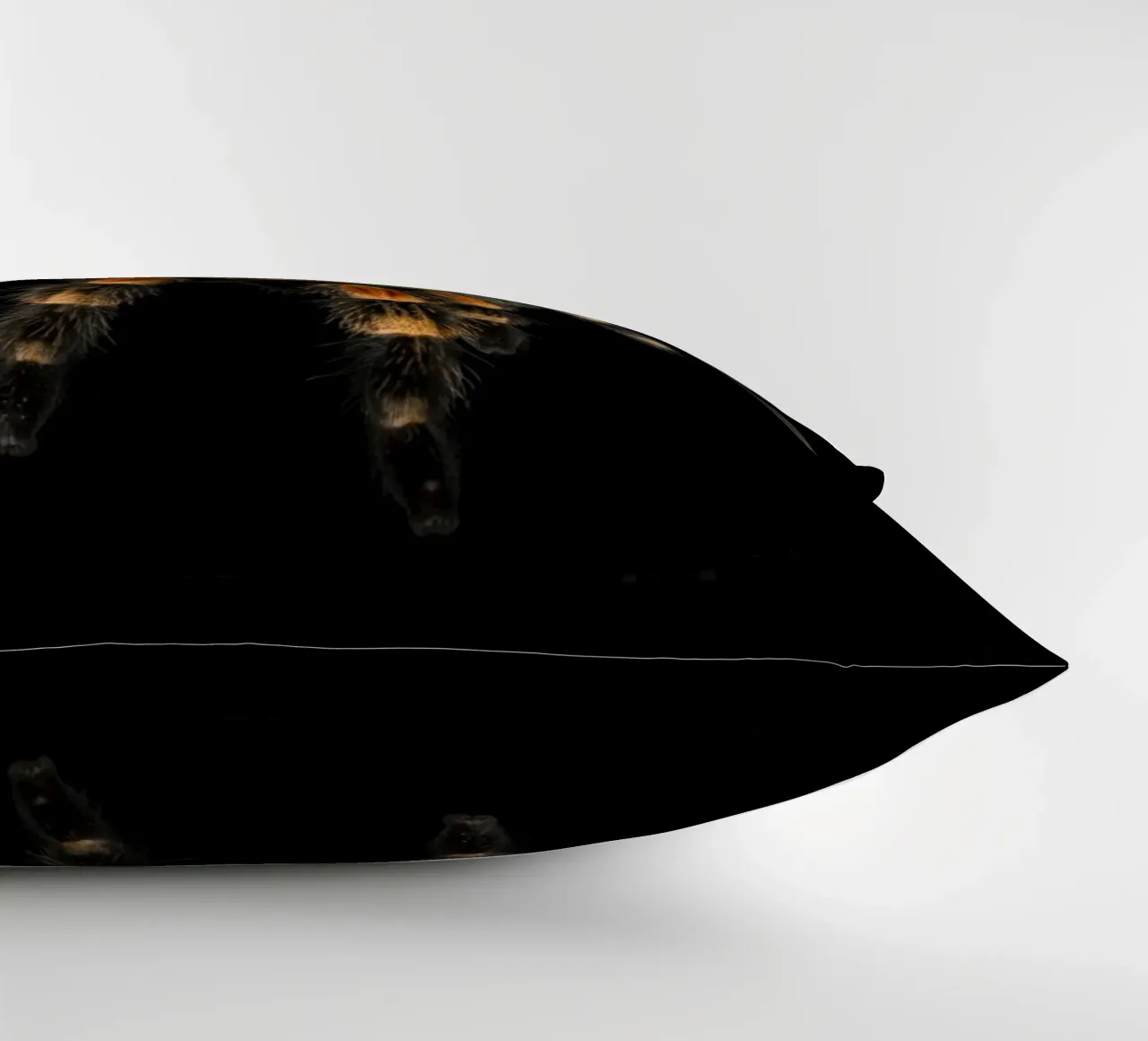 Tarantola cuscino da Curious Collections by Marielle Leenders