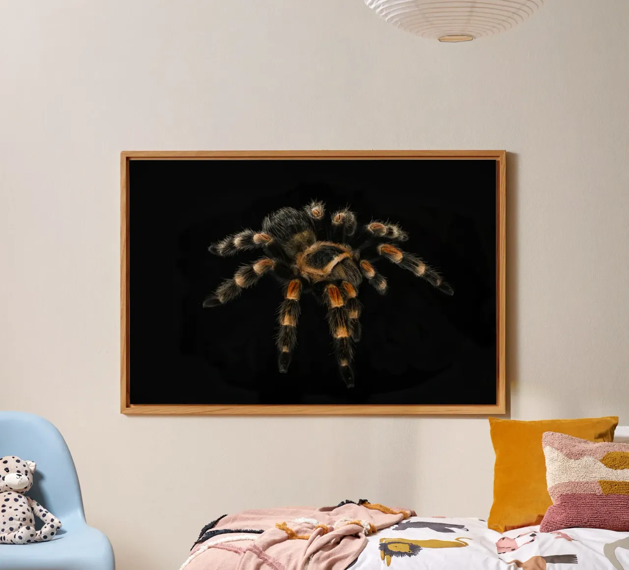 Tarantula forex plate by Curious Collections by Marielle Leenders
