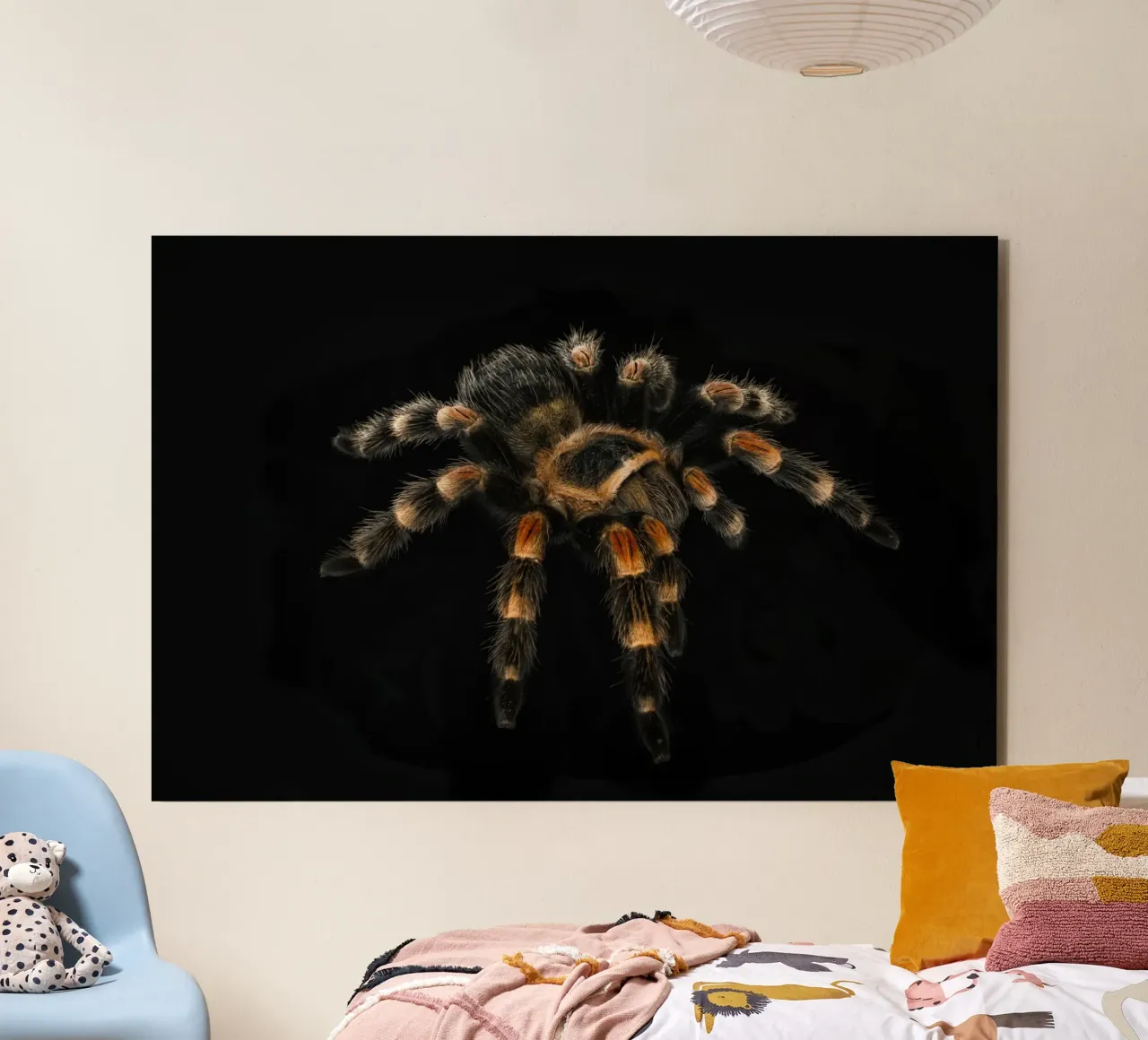 Tarantula forex plate by Curious Collections by Marielle Leenders