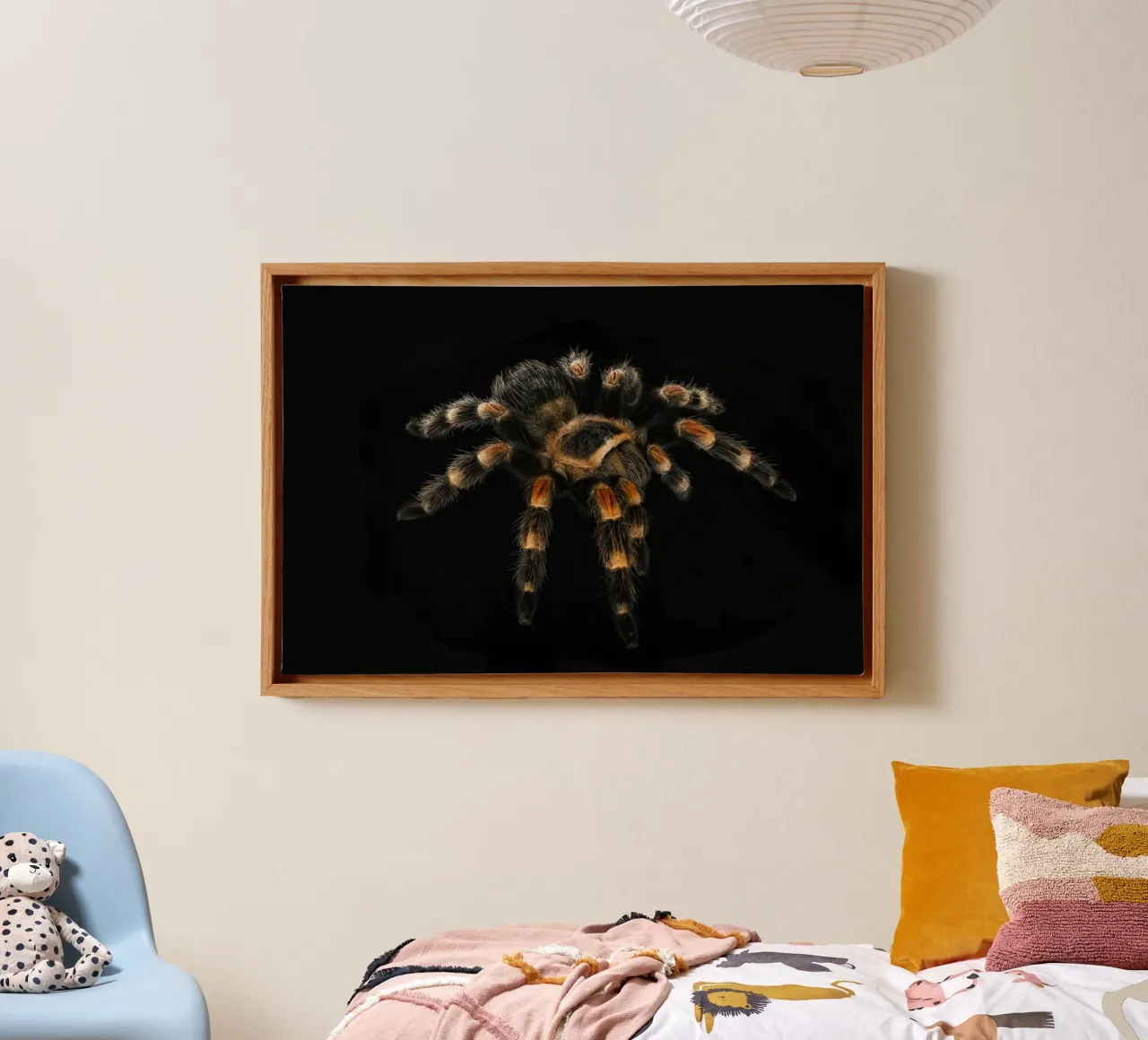 Tarantula canvas met Baklijst van Curious Collections by Marielle Leenders