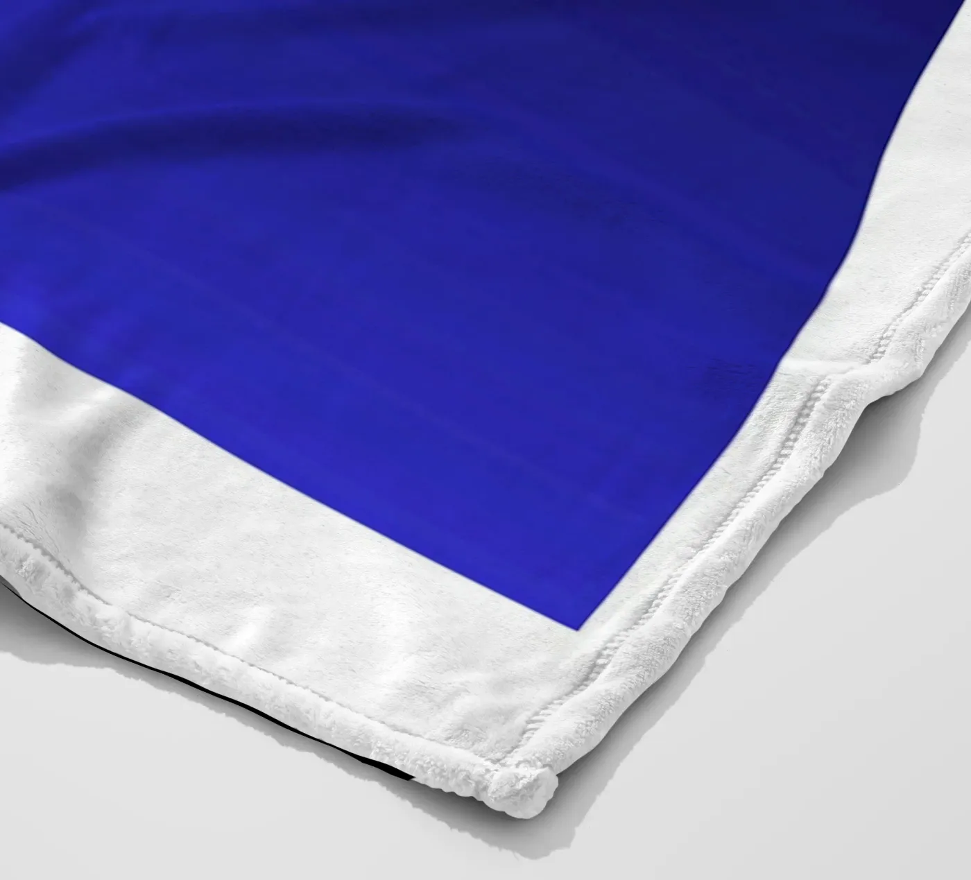 Irisklein Fleecedecke von RS LAB STUDIO