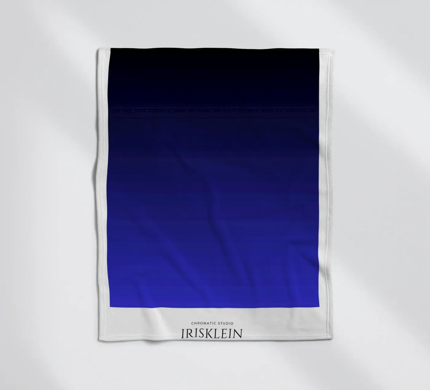 Irisklein Fleecedecke von RS LAB STUDIO