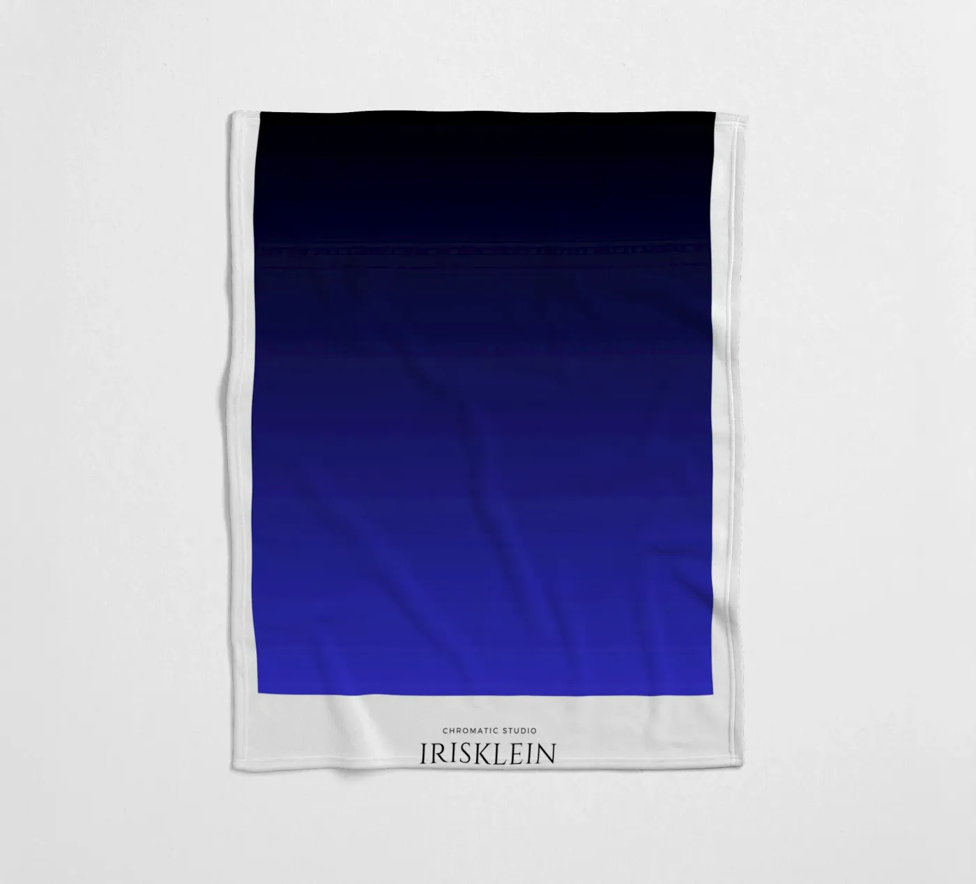 Irisklein Fleecedecke von RS LAB STUDIO