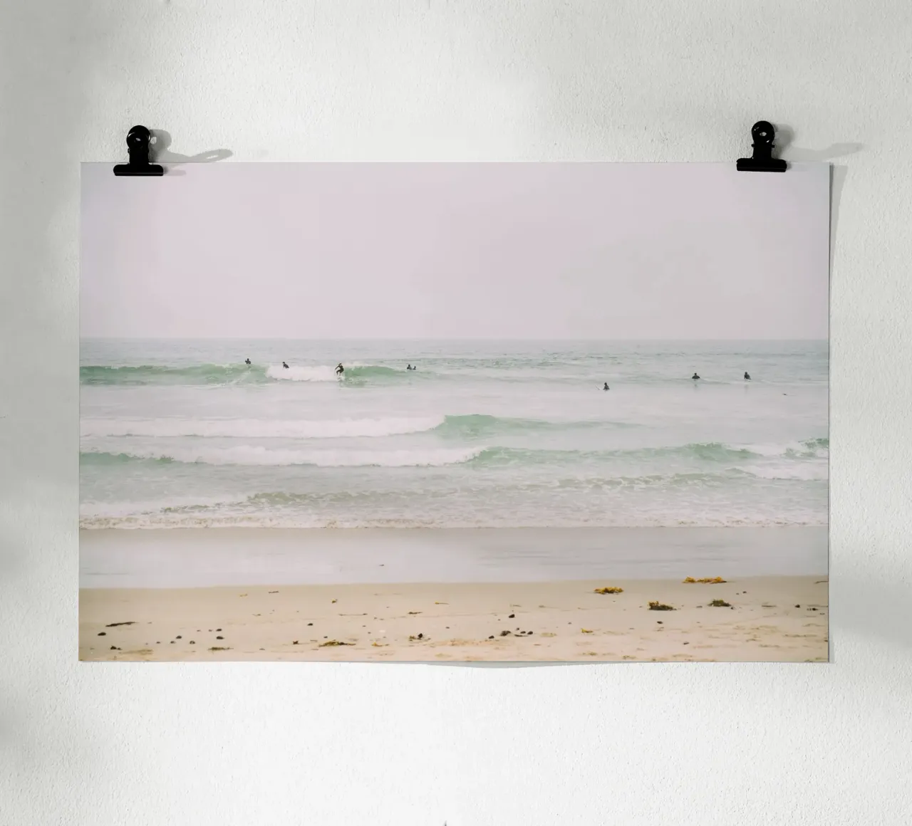 Surfers in California poster avec cadre en bois de patiphotography